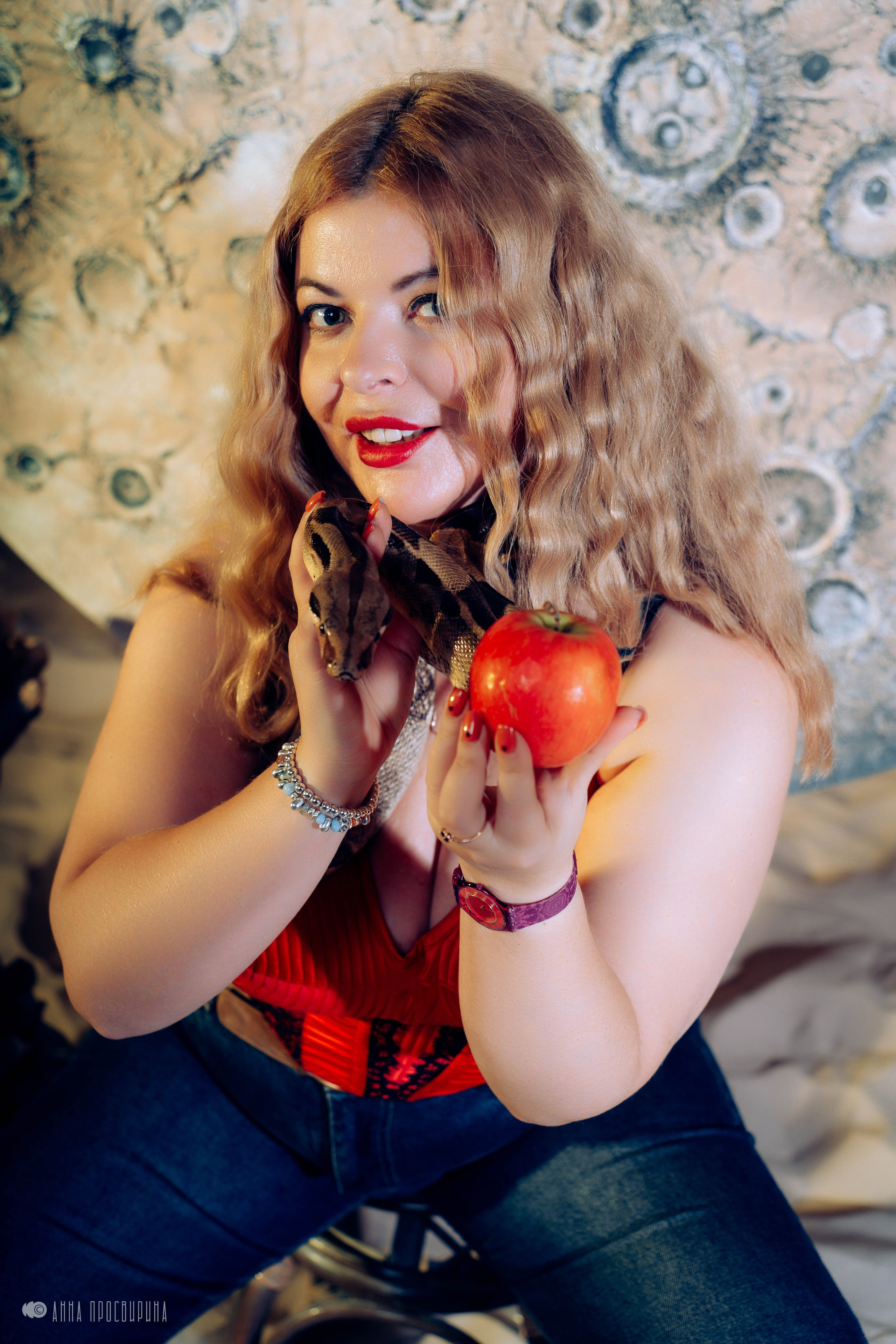 Новогодняя съемка с символом года для проекта Dolce Donna. Ваш фотограф в Санкт-Петербурге Анна Просвирина