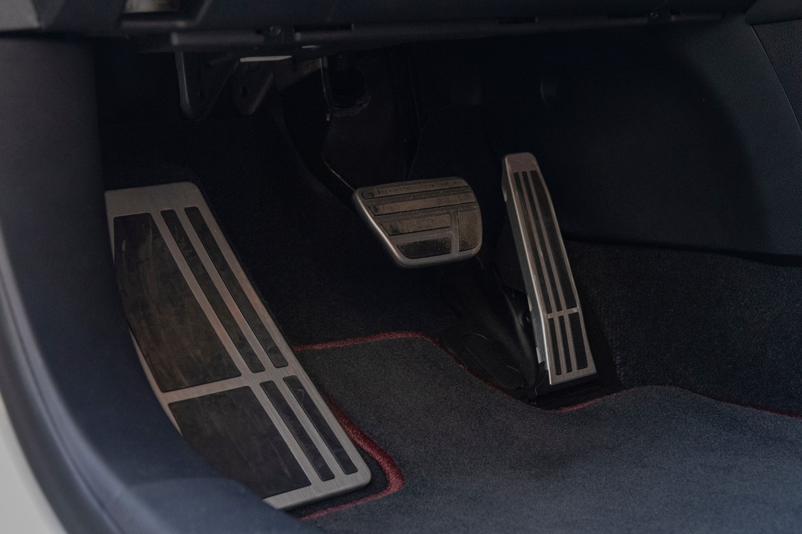 Фотосессия с мотоциклами и автомобилями. Предметный фотограф в Москве и Московской области