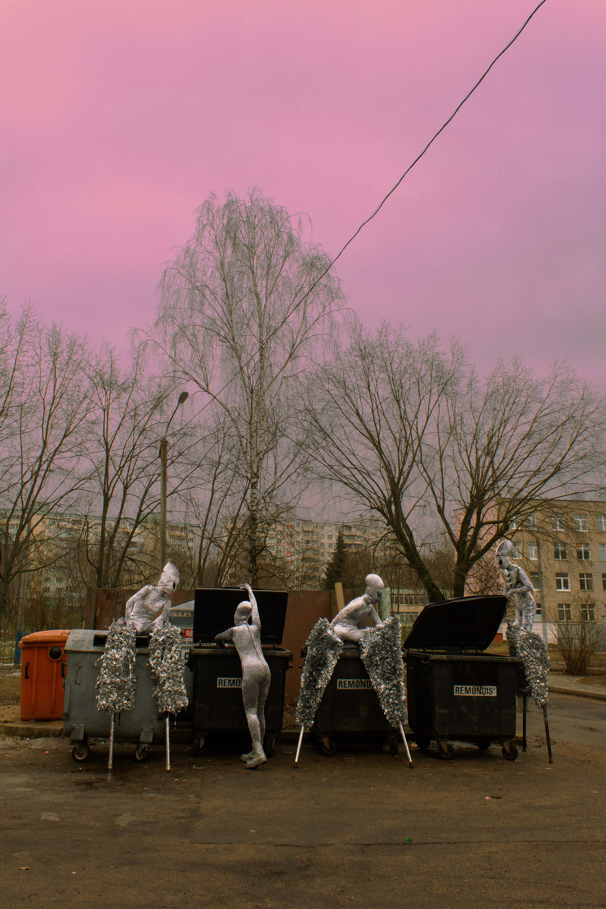 Привет, земляне