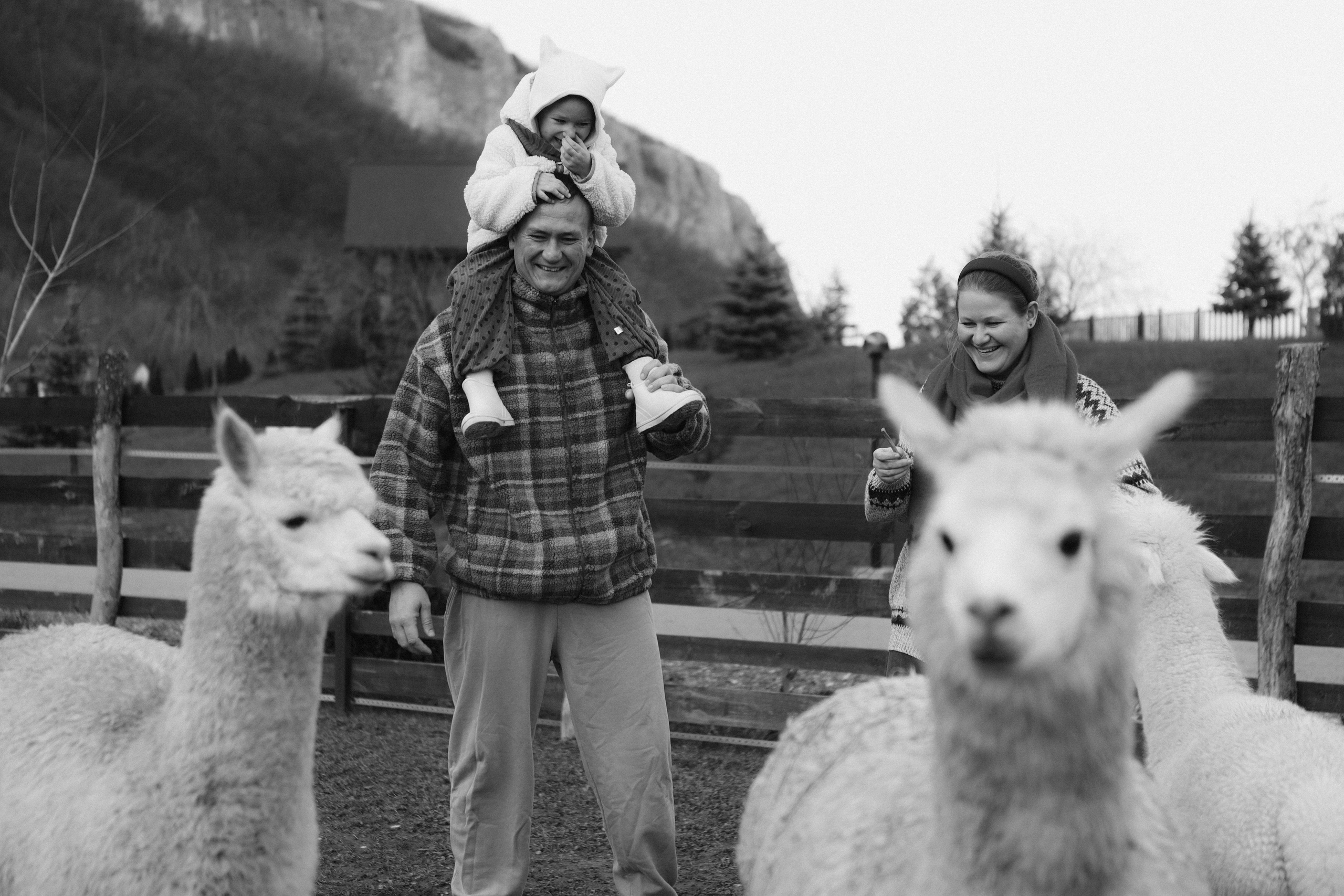 Чудесная девочка Майя и её родители. Фотограф в Крыму Богдана Захарчук