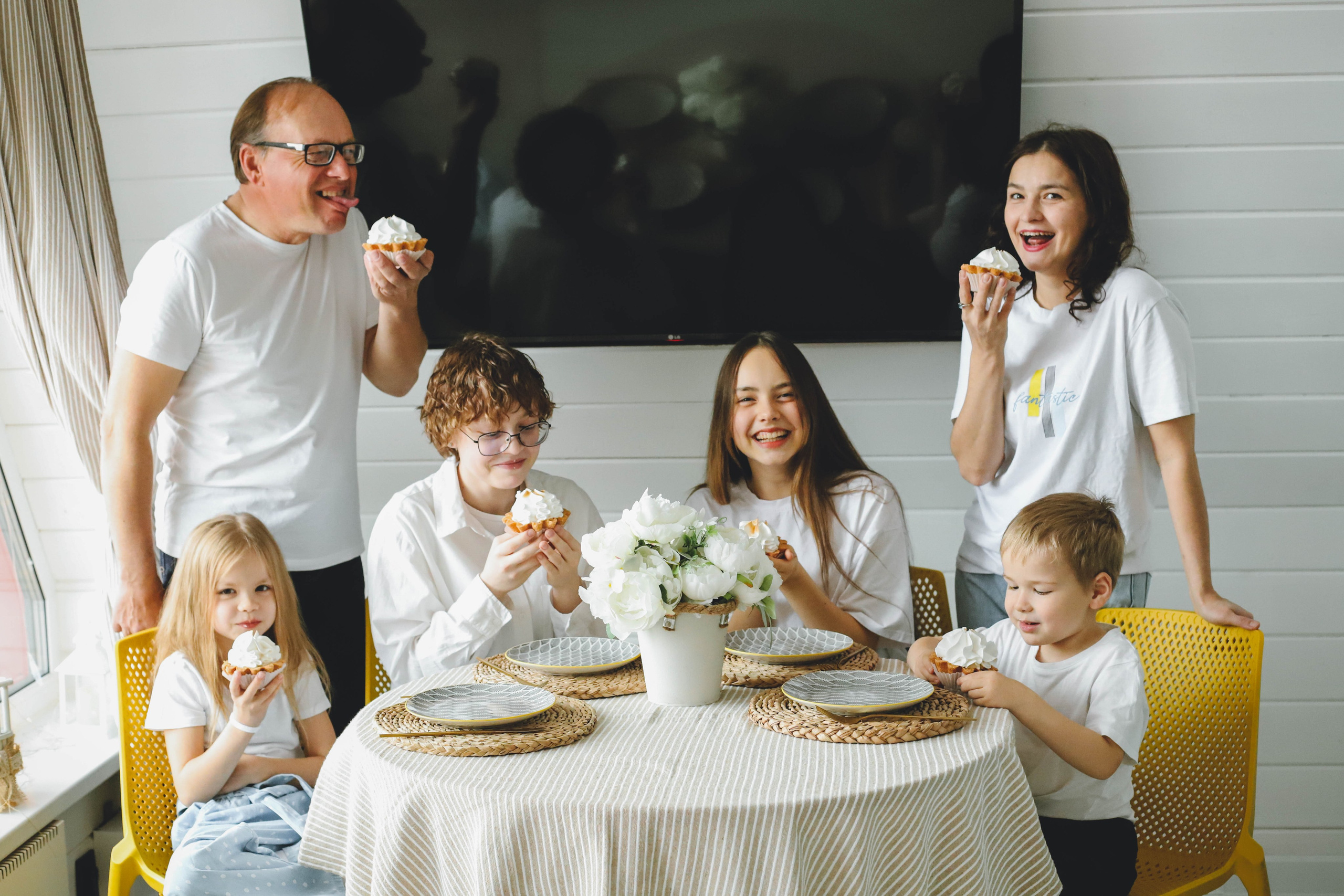 В красивом красном домике. Фотограф в Сургуте Брызгунова Анастасия