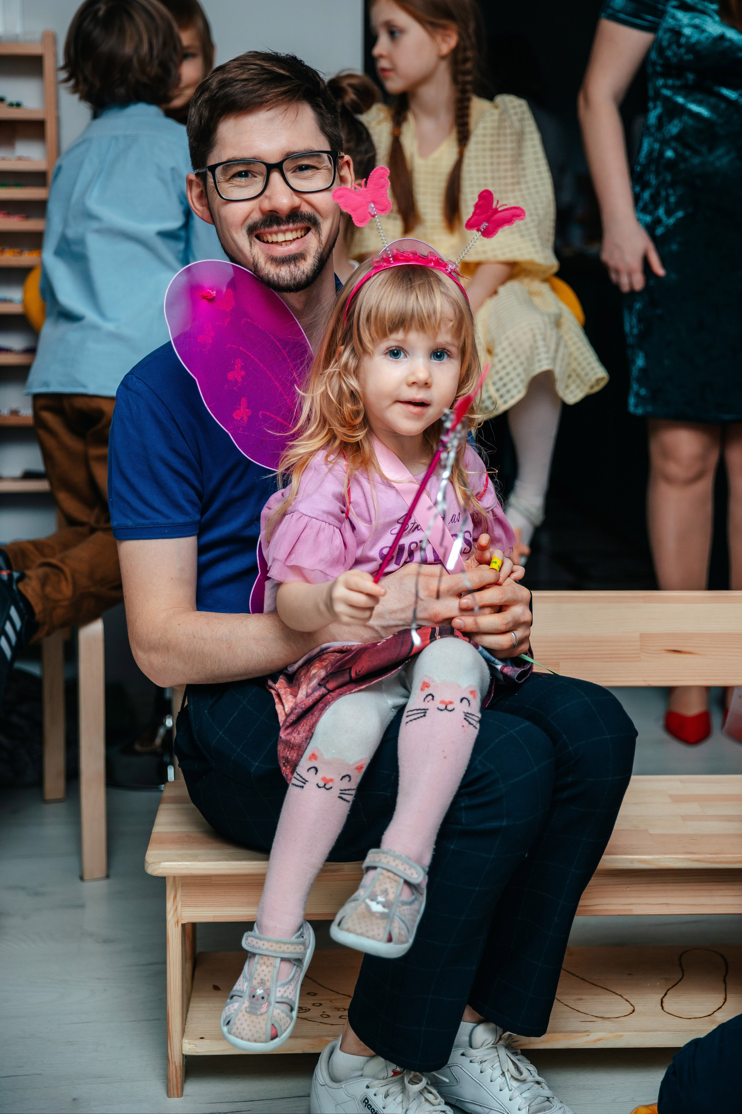 Новогодний утренник в Монтессори-школе. Семейный lifestyle фотограф в Санкт-Петербурге Людмила Пахомова