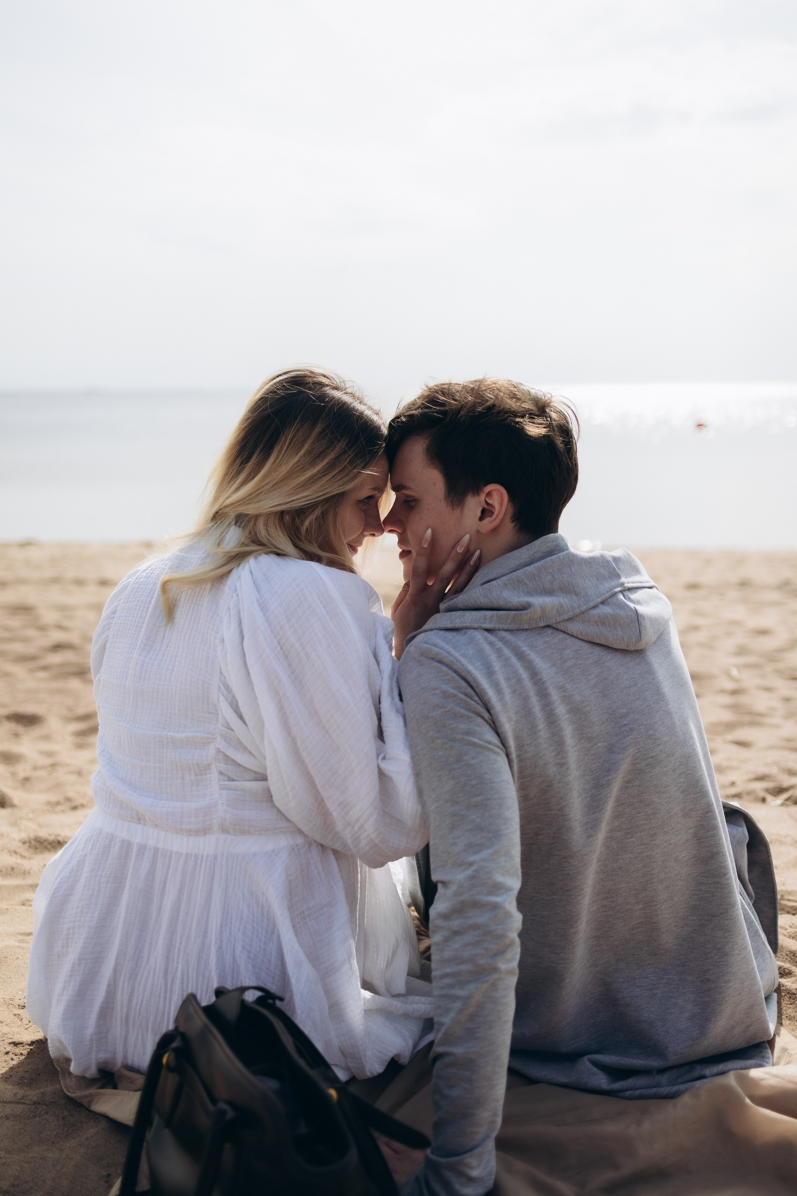 Беременная фотосессия на заливе. Фотограф Артем Бросов в Санкт-Петербурге и Дубае