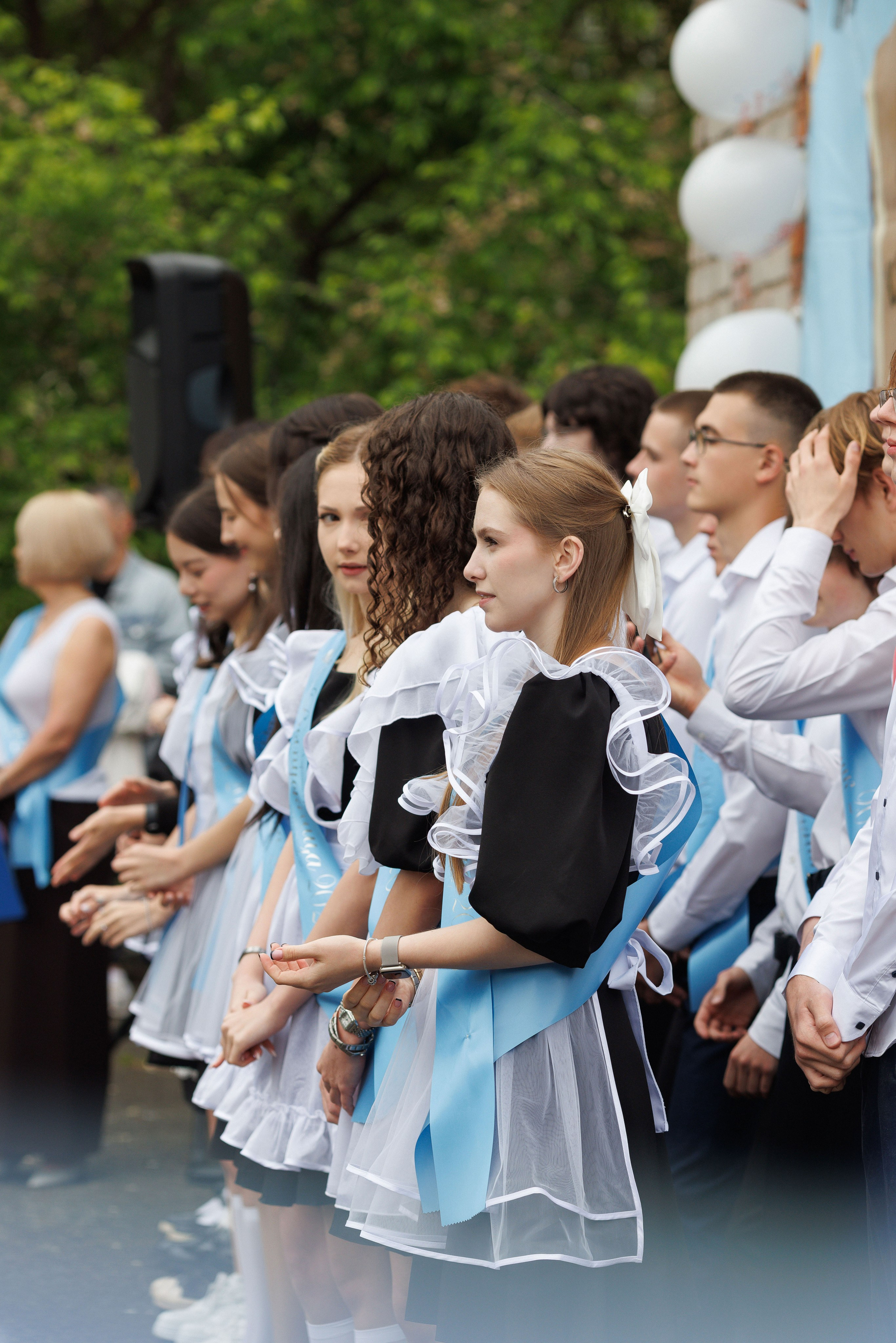Последний звонок Гимназия Артем. Photoalbum-vl.ru