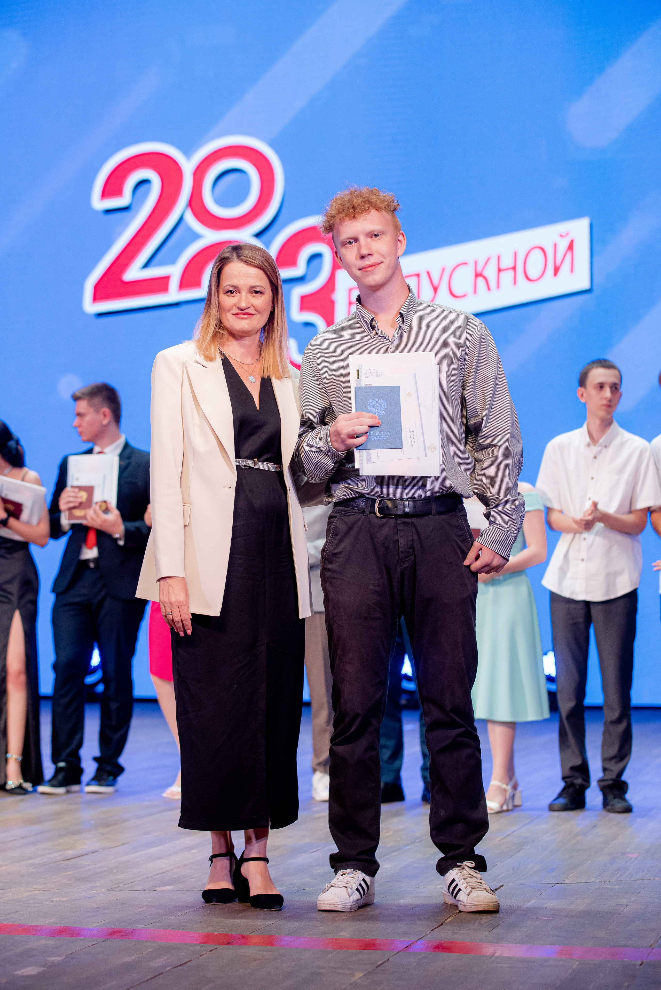 30 Школа. Вручение и Банкет. ДК Юбилейный и Банхоф. Фотограф в Волгограде и Волжском Александр Горбань