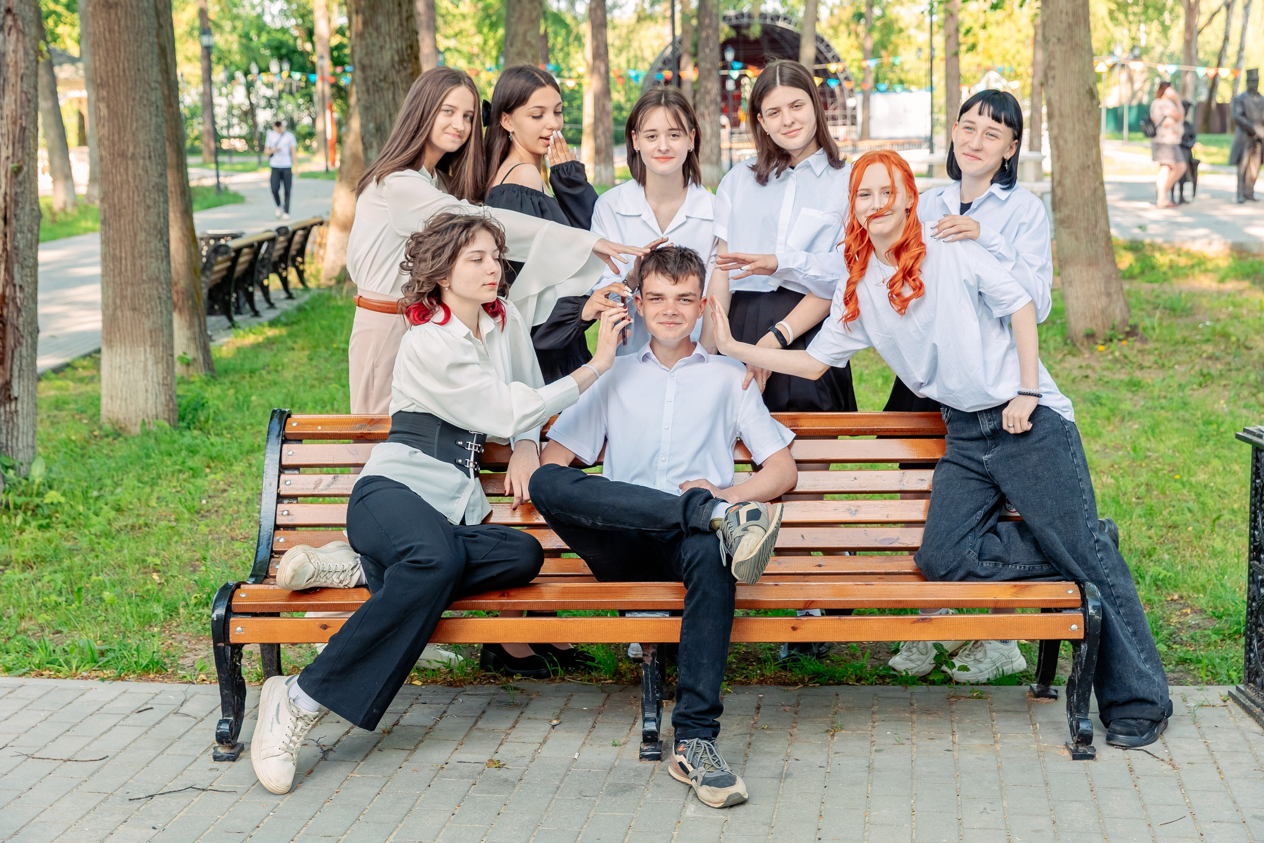 Позирование группы. Выпускные альбомы для детского сада и школы