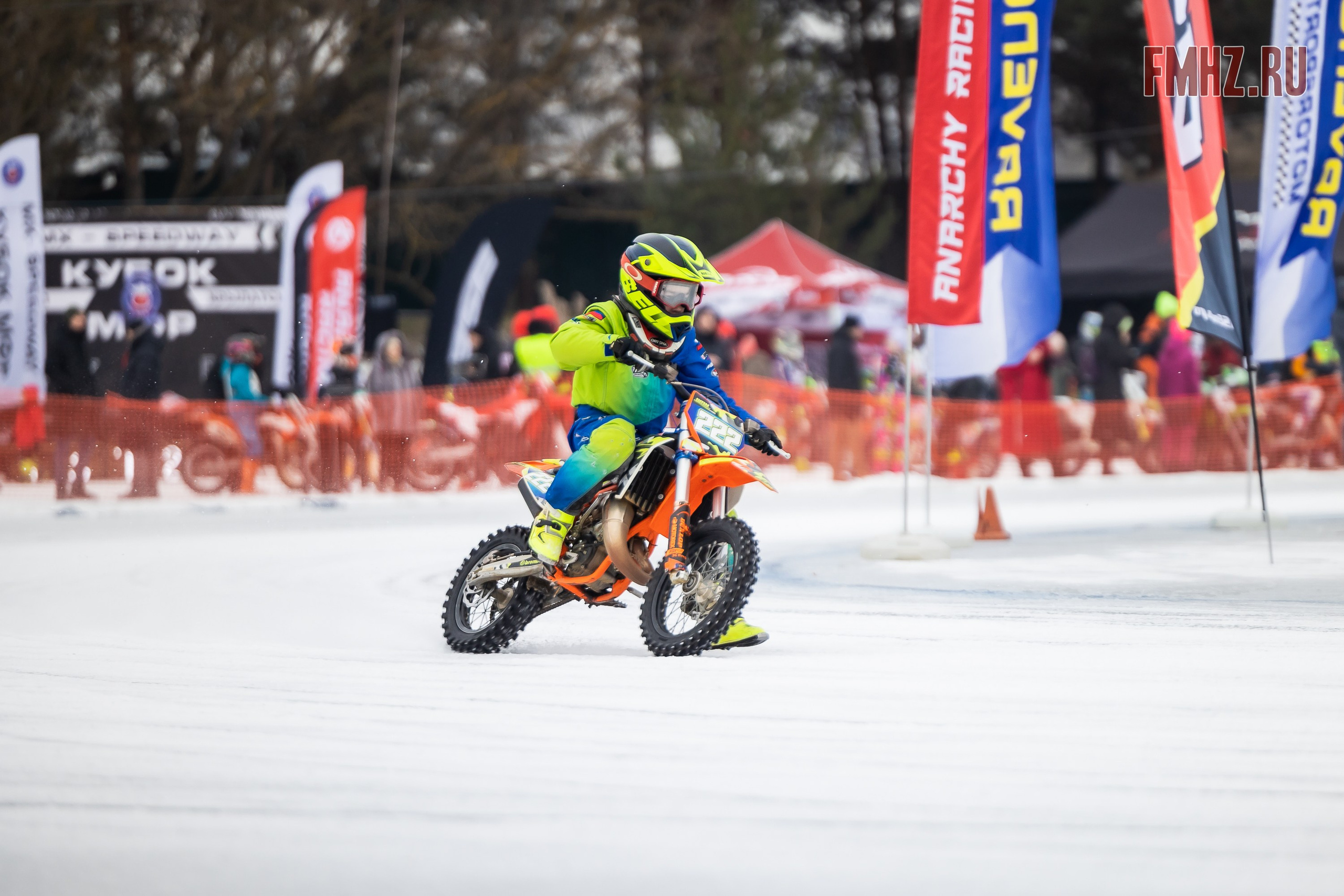 Первый этап Кубка МФР по мотокроссу на льду Большого Крылатского пруда в Москве. 8 февраля 2025 г. Фотограф Владимир Охрименко