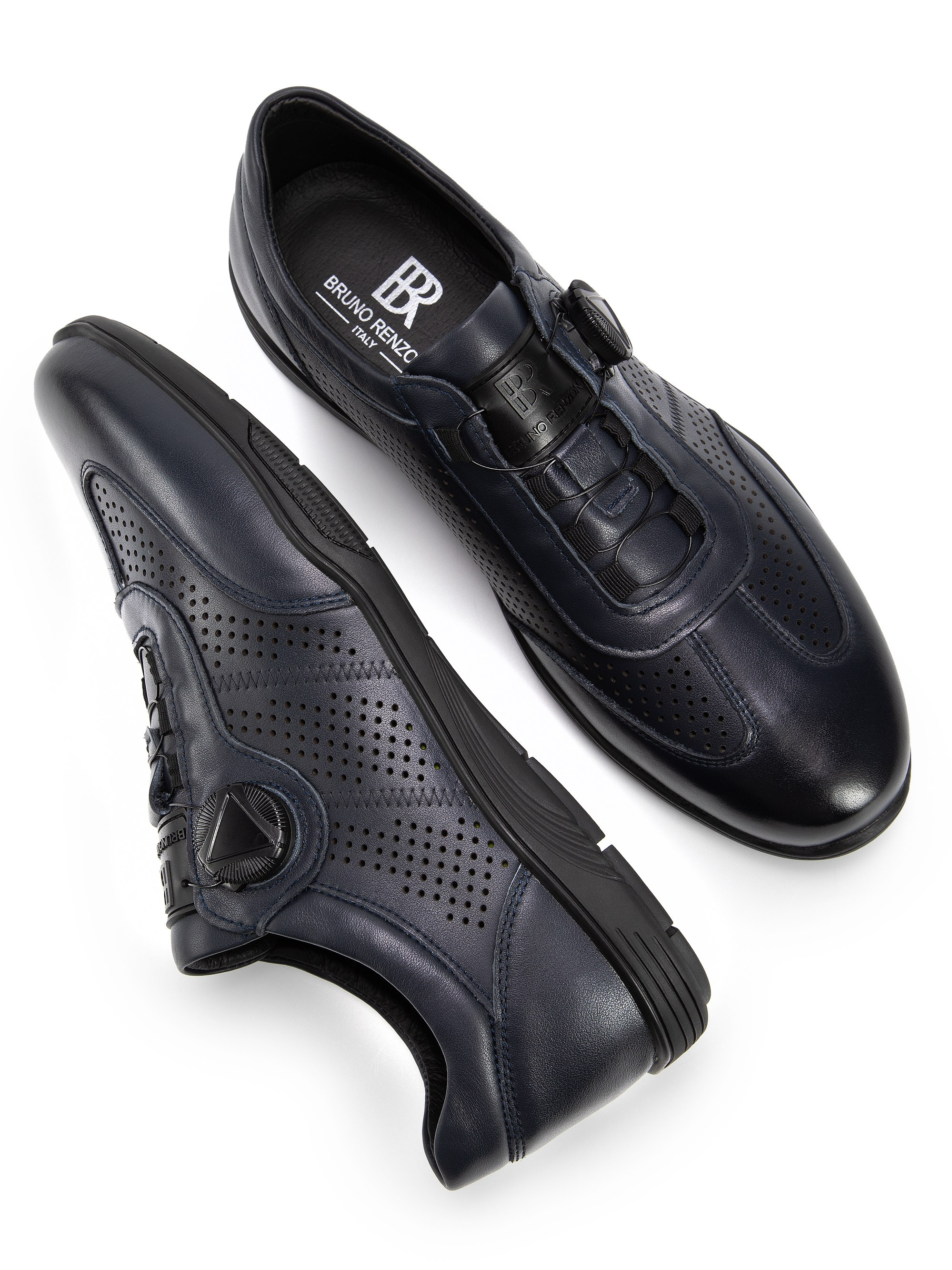 Каталожная фотография обуви. Фотограф в Москве Егор Гончаров