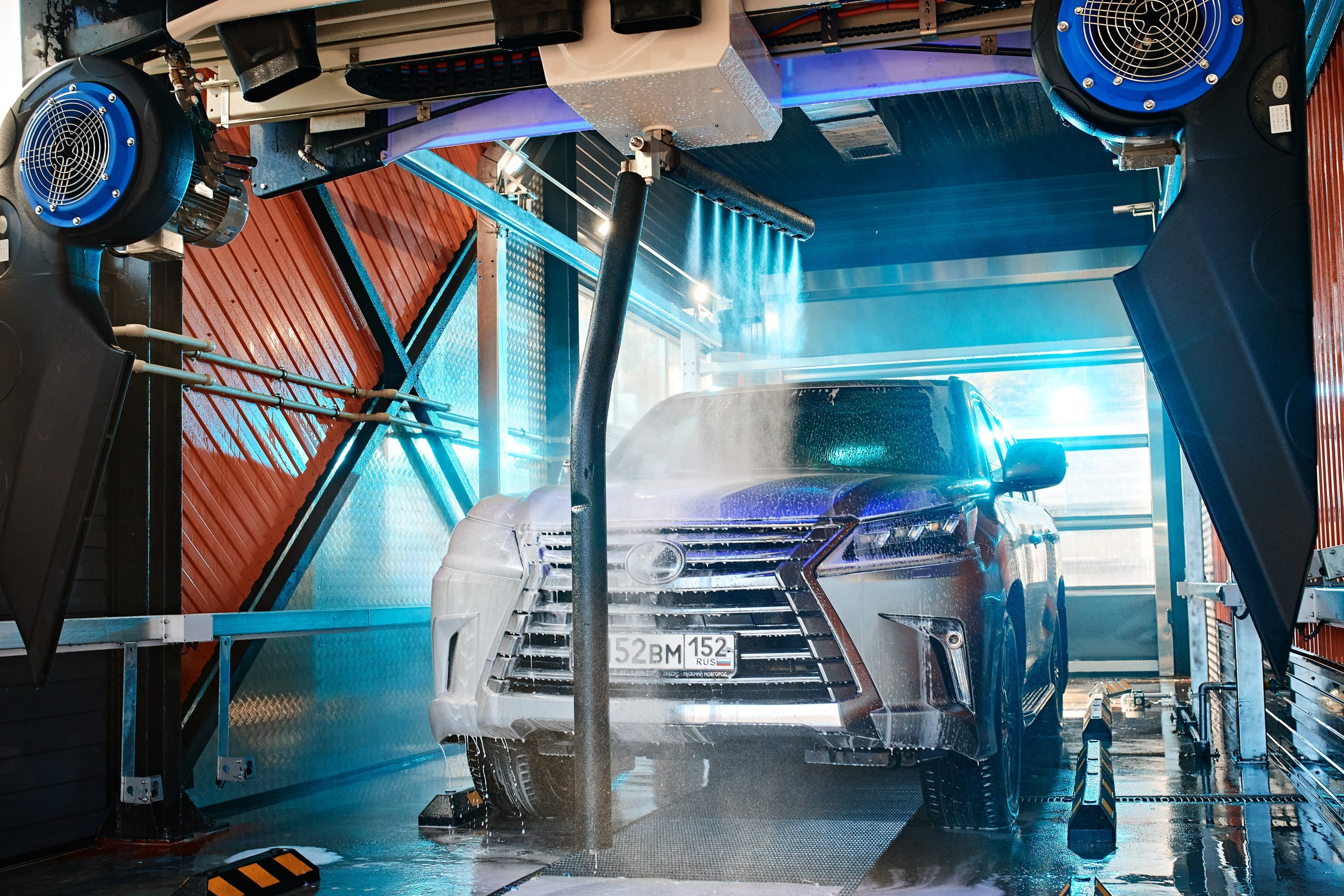 Рекламная съёмка для сети роботизированных автомоек Портал. Антон Артюшин, портретный фотограф. Москва