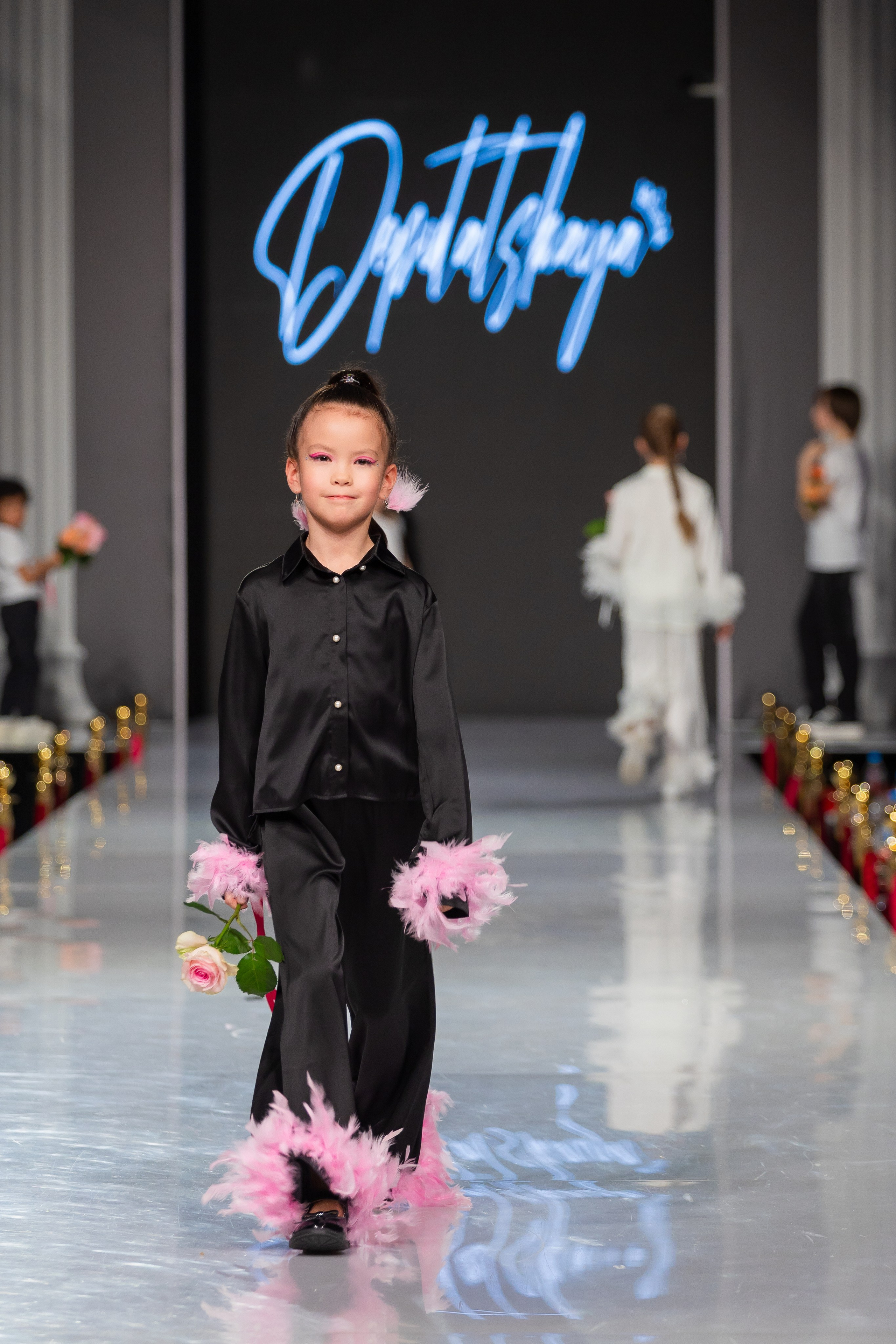 Estet Fashion Week. Photomantis