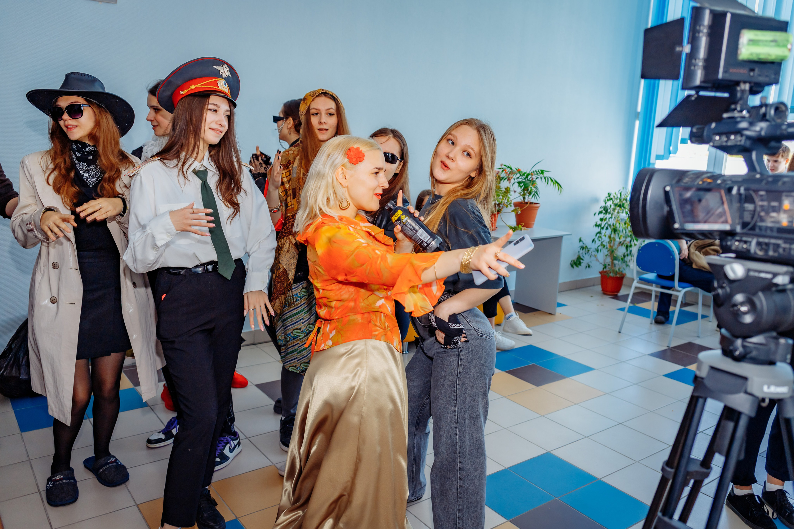 Фото выпуск 11 класс. Свадебный фотограф Марина Суворова и видеооператор Олег Петров