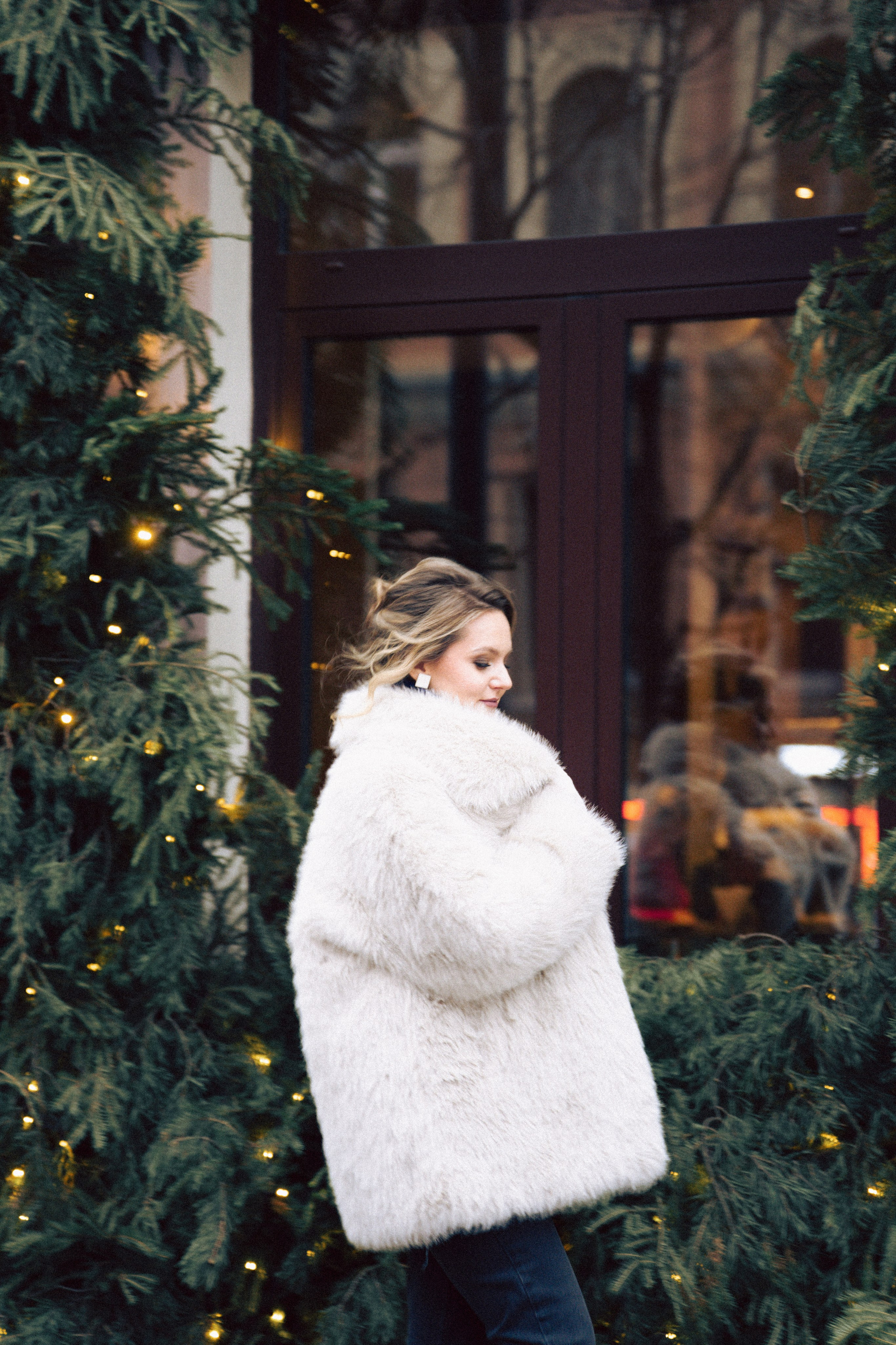 НОВОГОДНЯЯ ФОТОСЕСИИЯ В СТУДИИ ДЛЯ ДЕВУШКИ И ПРОГУЛКА ПО ЧЕРНЫШЕВСКОЙ. Профессиональный фотограф, Санкт-Петербург — Виктория Богомолова