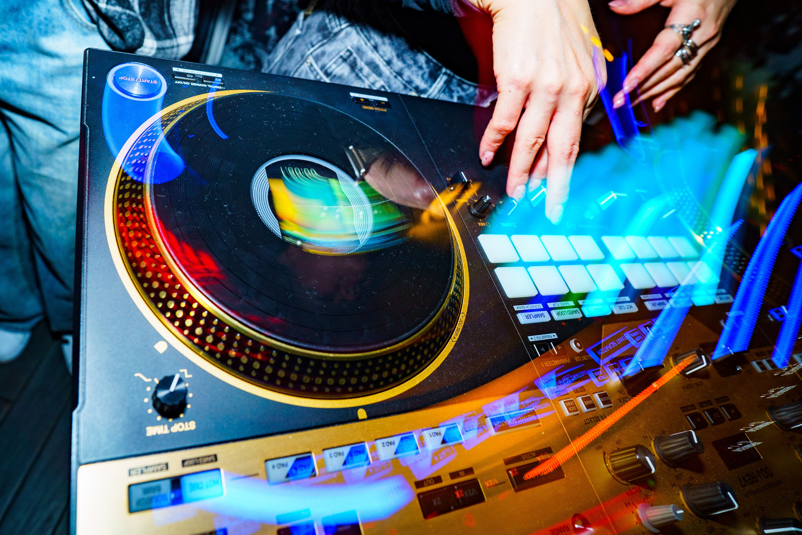 Из Сибири с любовью. Бар разбитых сердец. Концертный и репортажный фотограф в Санкт-Петербурге Слава Пахомов