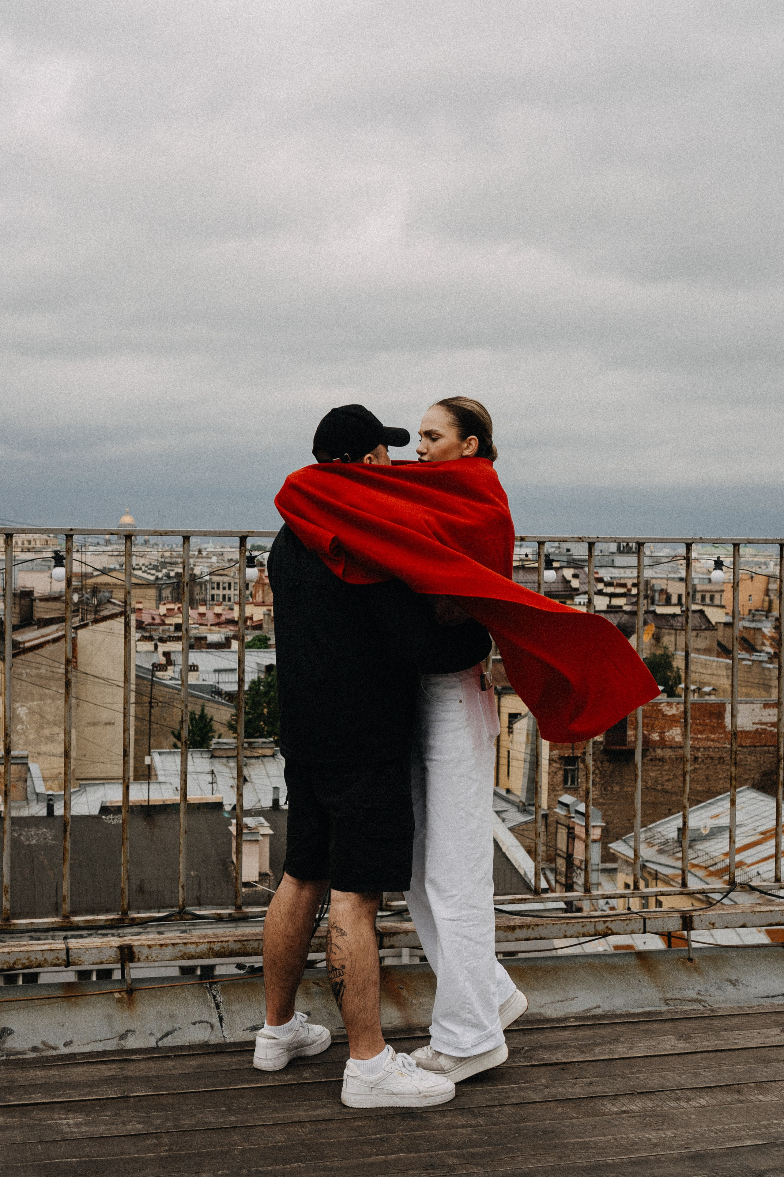 МЫ ГУЛЯЛИ ПРО КРЫШАМ ПИТЕРА. Профессиональный фотограф, Санкт-Петербург — Виктория Богомолова