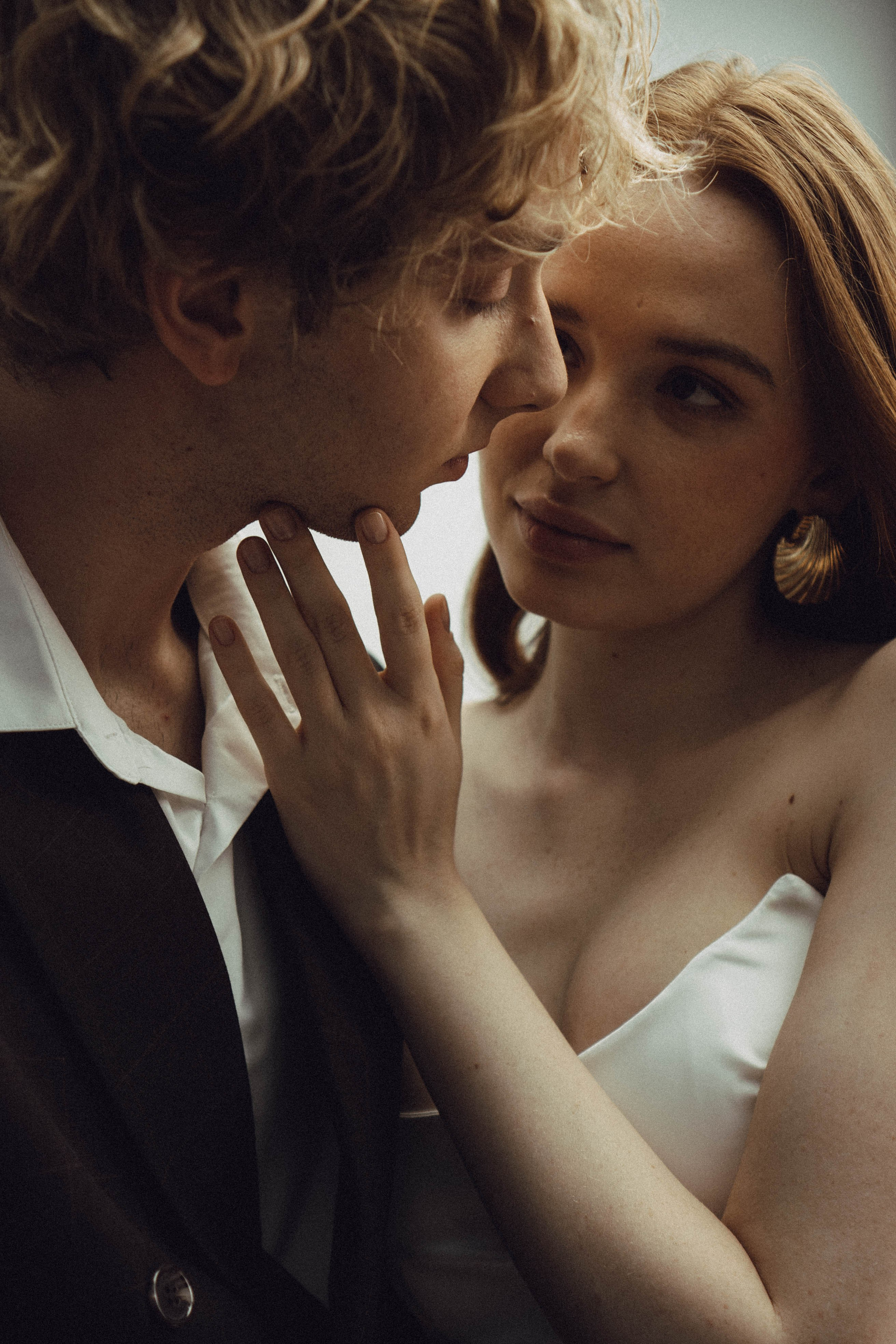 СВАДЕБНАЯ СЬЕМКА В ОТЕЛЕ. СБОРЫ ЖЕНИХА И НЕВЕСТЫ И ТАКЖЕ ТОР И ПОДГОТОВКА К ПРОГУЛКЕ. Профессиональный фотограф, Санкт-Петербург — Виктория Богомолова