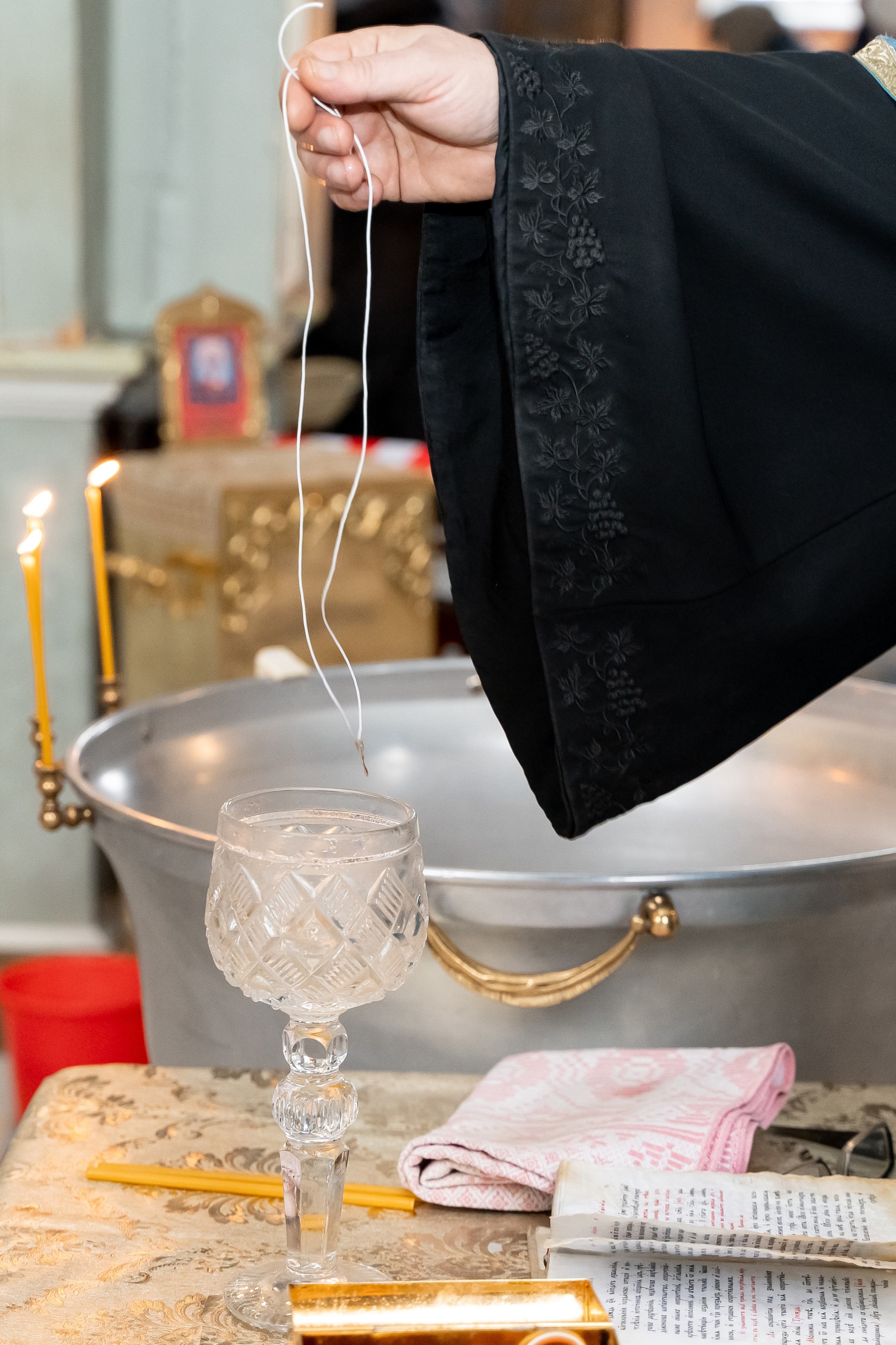 Фотосессия Крещения в Храме Параскевы Пятницы. Фотосъемка Крещения. Фотограф на Крещение. Таинство Крещения в Москве. Крещение в г. Видное, г. Домодедово.