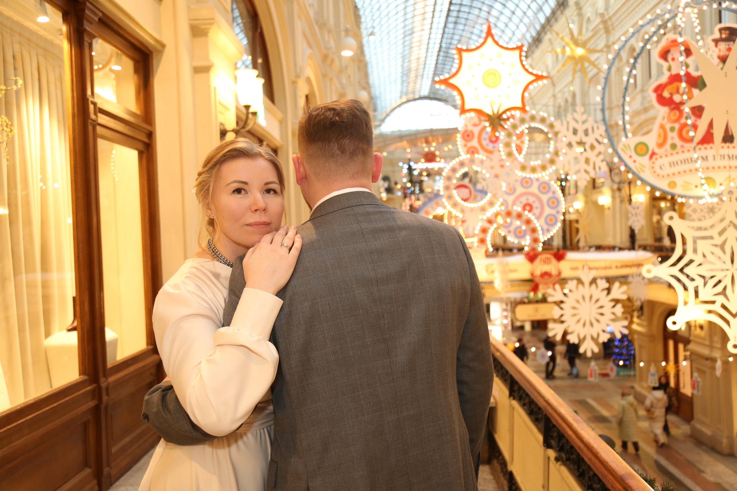 Свадебная фотосессия Владимира и Марины в отеле Националь. Фотосессия в студии в Москве от профессионального фотографа услуги по доступным ценам