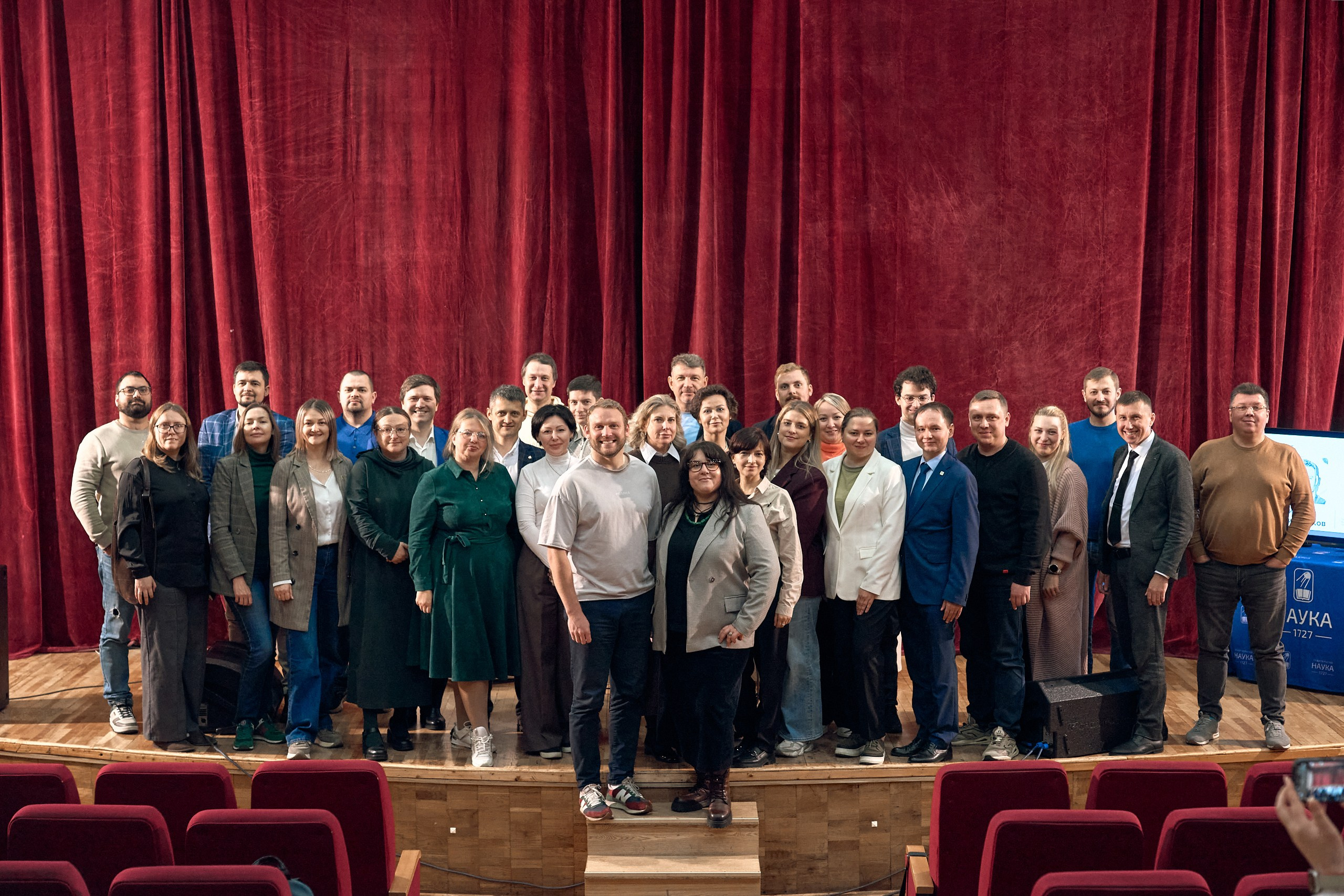 Встреча в издательстве «Наука». Контент-фотограф в Москве Тима Забабурин