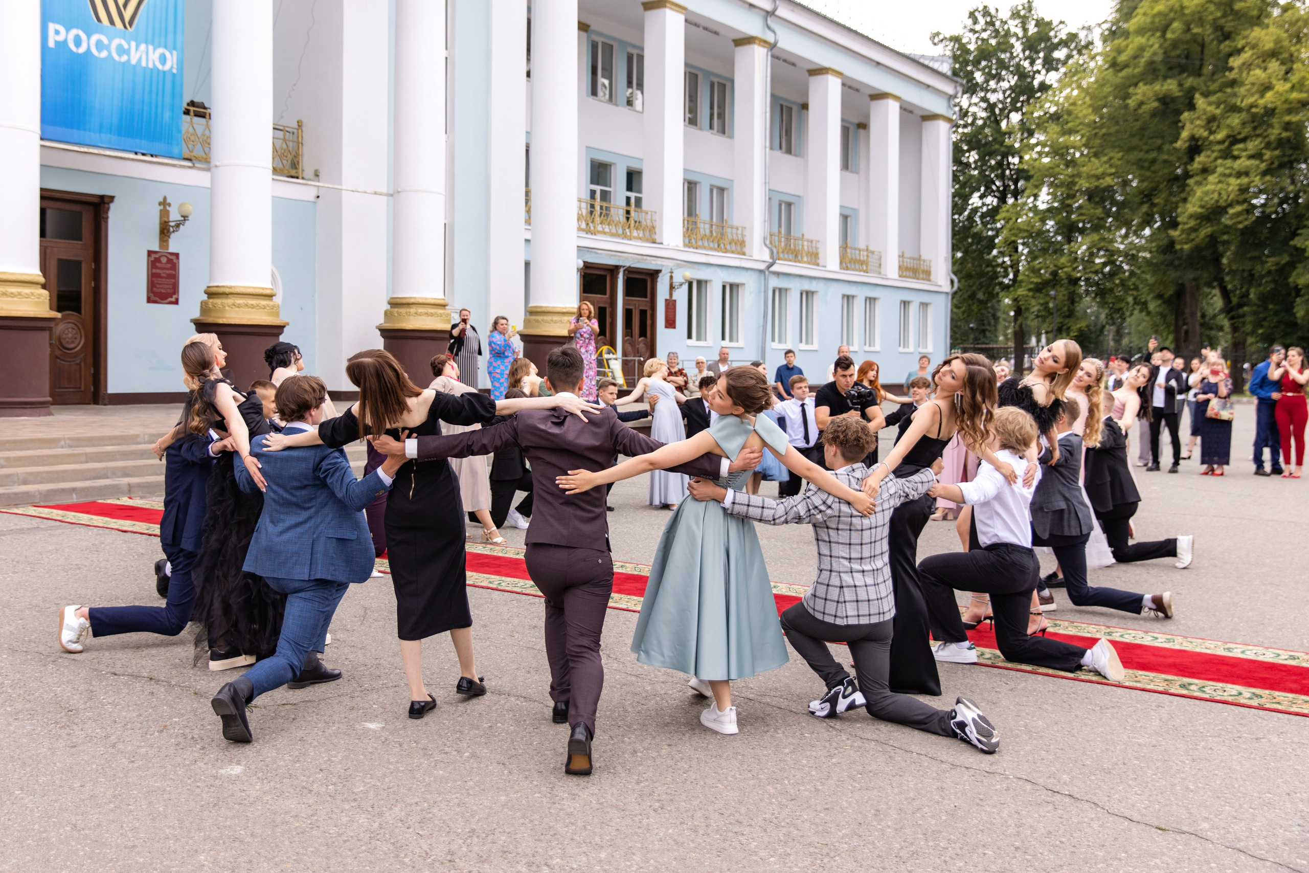 Выпускной вечер Гимназия № 5 Брянск