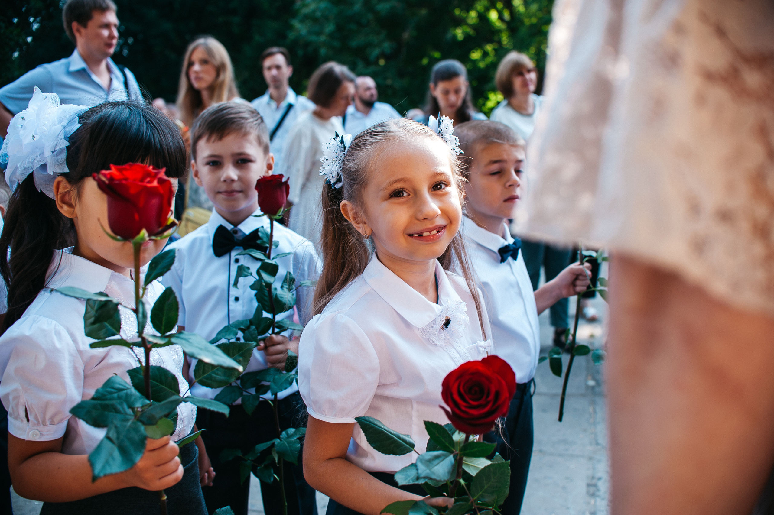 Линейка 1ж класса, Лицей 103. Свадебный и семейный фотограф в Ростове-на-Дону Алина Астахова