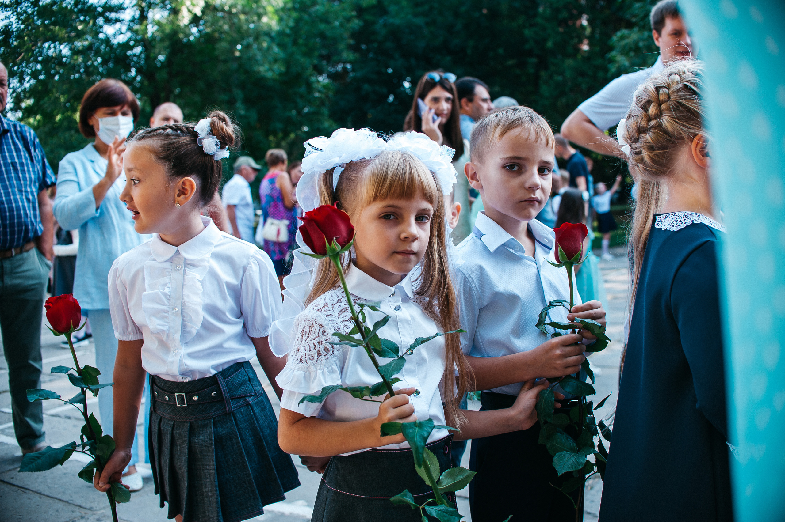 Линейка 1ж класса, Лицей 103. Свадебный и семейный фотограф в Ростове-на-Дону Алина Астахова