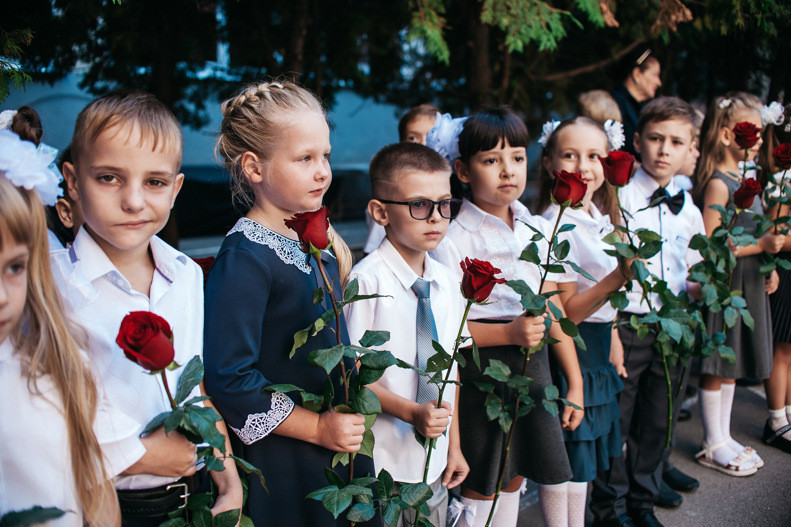 Линейка 1ж класса, Лицей 103. Свадебный и семейный фотограф в Ростове-на-Дону Алина Астахова