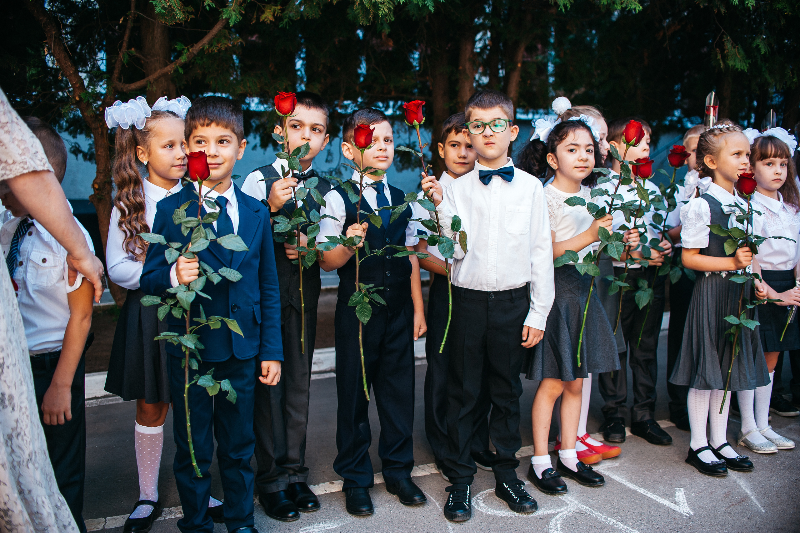Линейка 1ж класса, Лицей 103. Свадебный и семейный фотограф в Ростове-на-Дону Алина Астахова