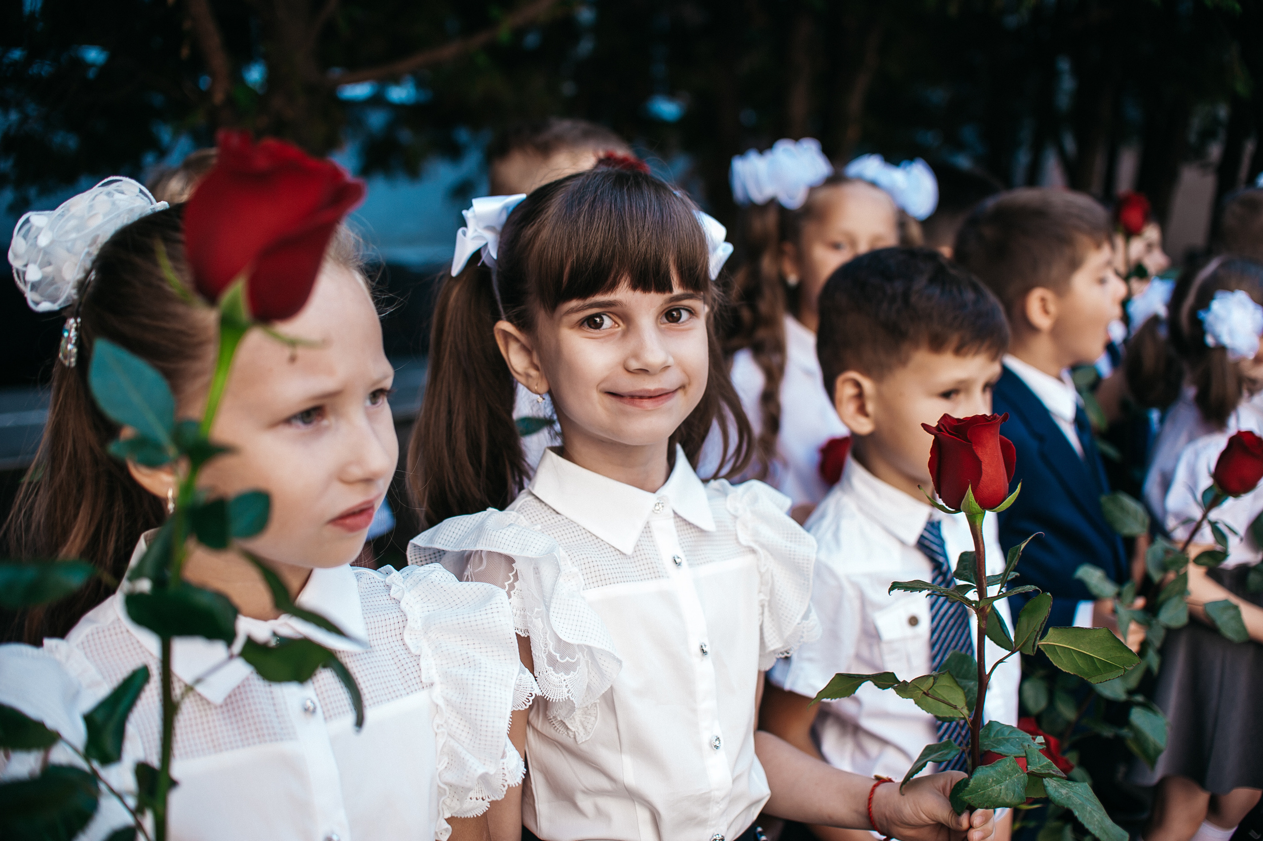 Линейка 1ж класса, Лицей 103. Свадебный и семейный фотограф в Ростове-на-Дону Алина Астахова