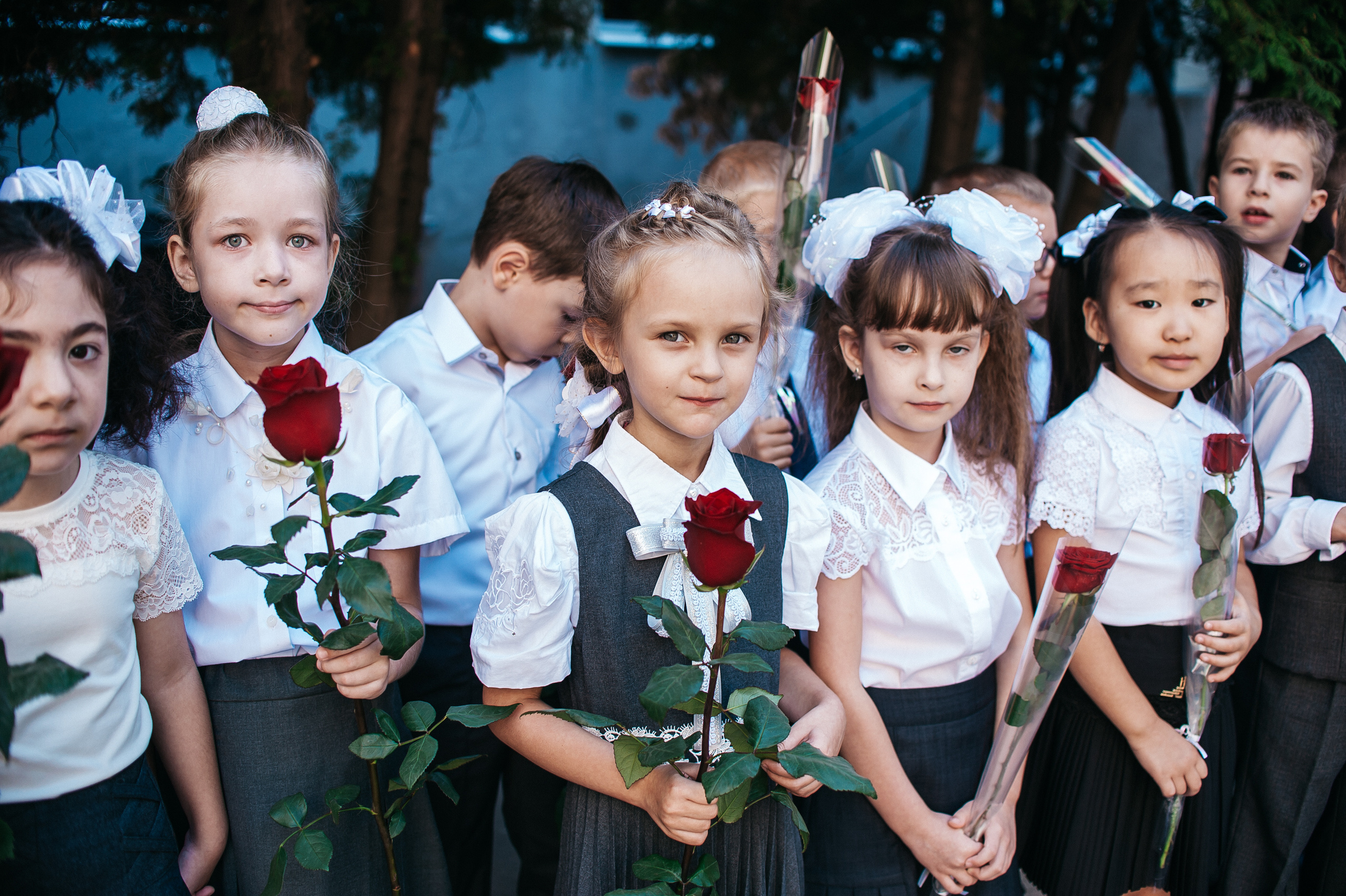 Линейка 1ж класса, Лицей 103. Свадебный и семейный фотограф в Ростове-на-Дону Алина Астахова