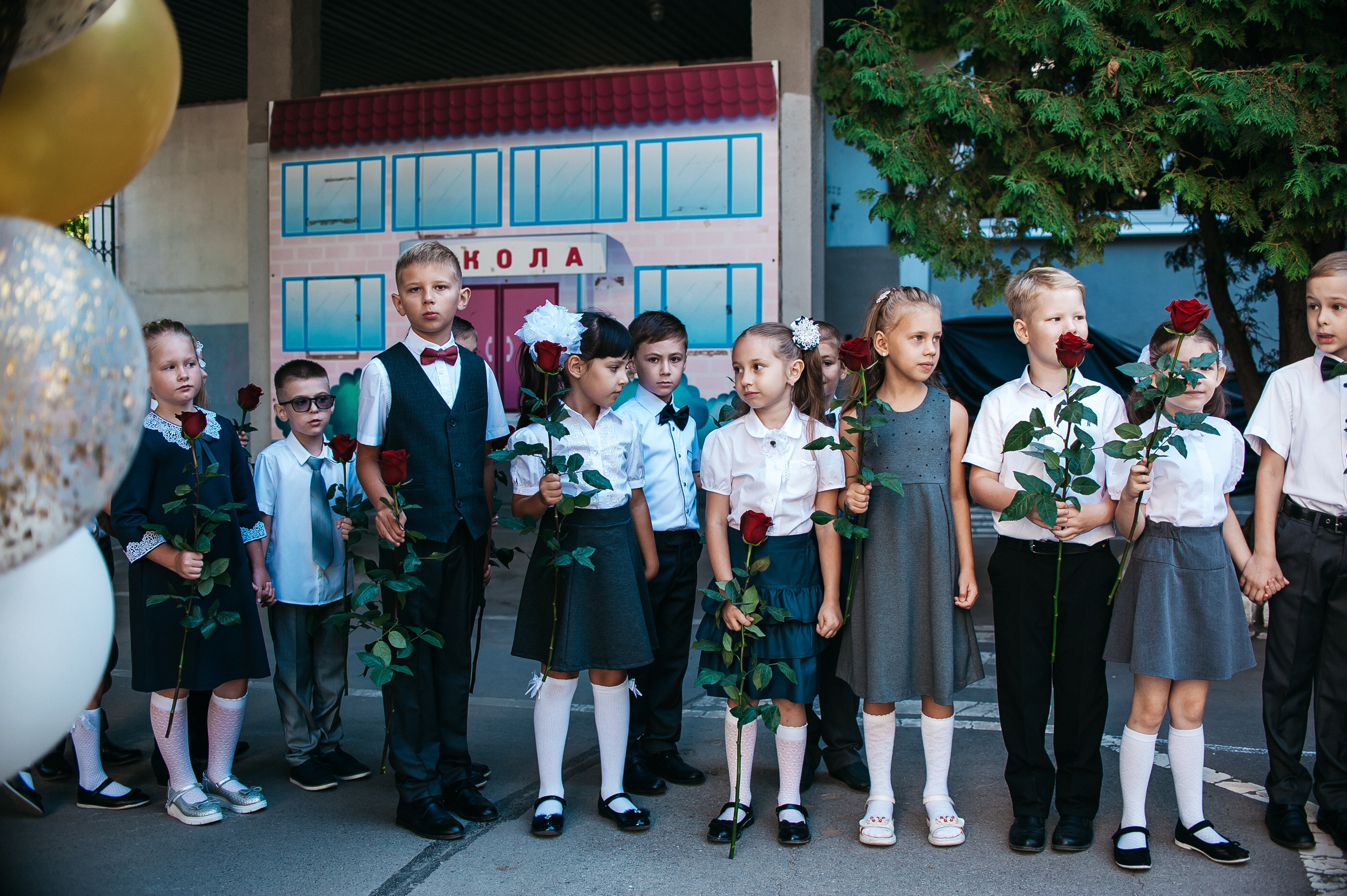 Линейка 1ж класса, Лицей 103. Свадебный и семейный фотограф в Ростове-на-Дону Алина Астахова