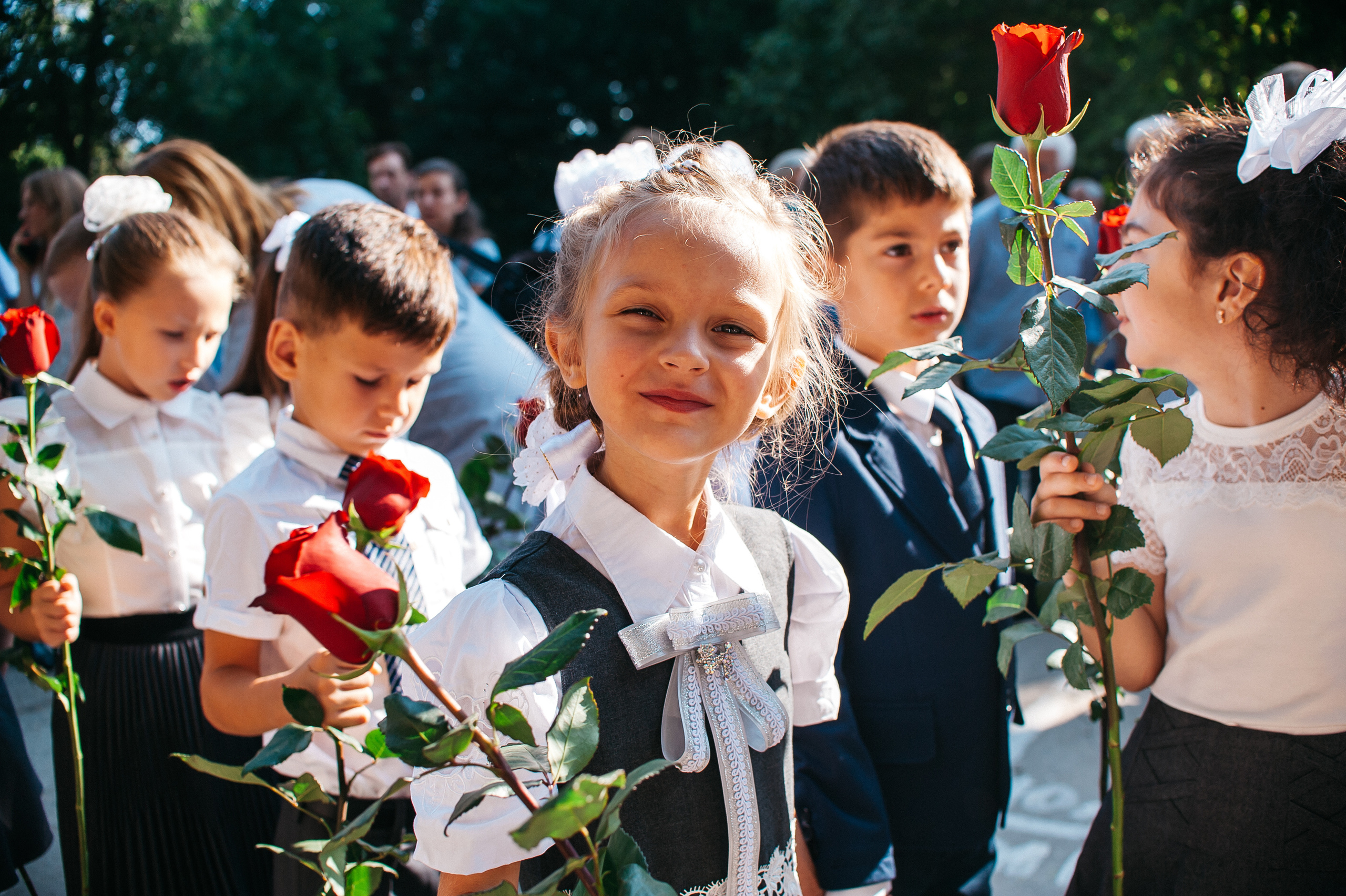 Линейка 1ж класса, Лицей 103. Свадебный и семейный фотограф в Ростове-на-Дону Алина Астахова