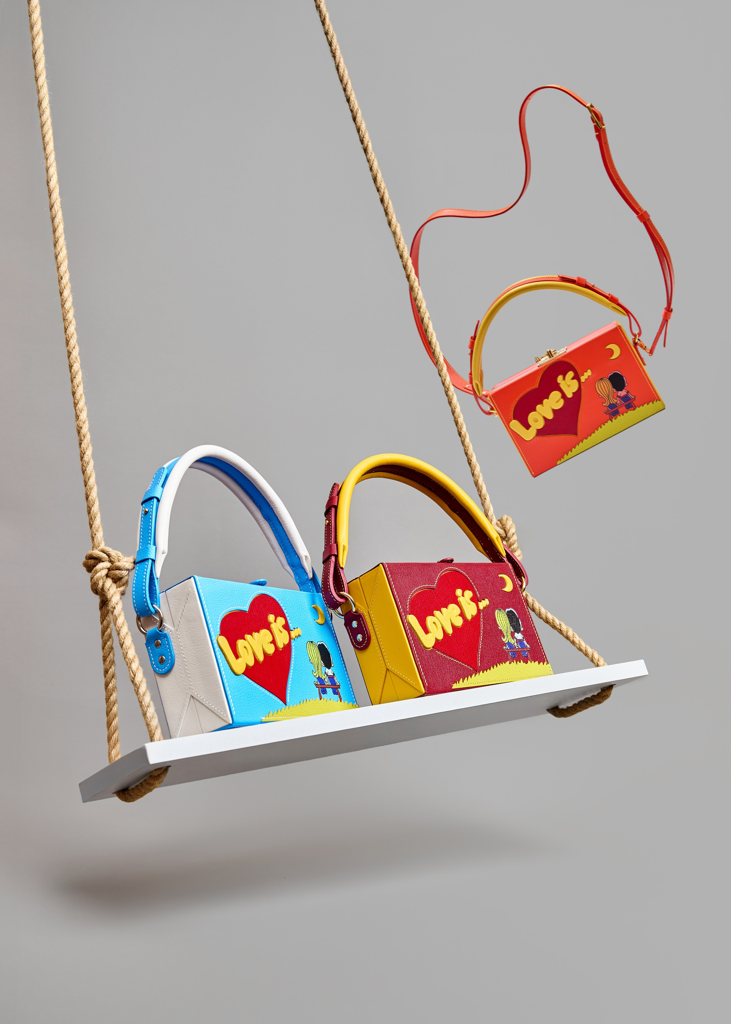 Сумка LOVE IS…. Частный мастер — дизайнер по созданию аксессуаров из кожи Олег Шарыгин