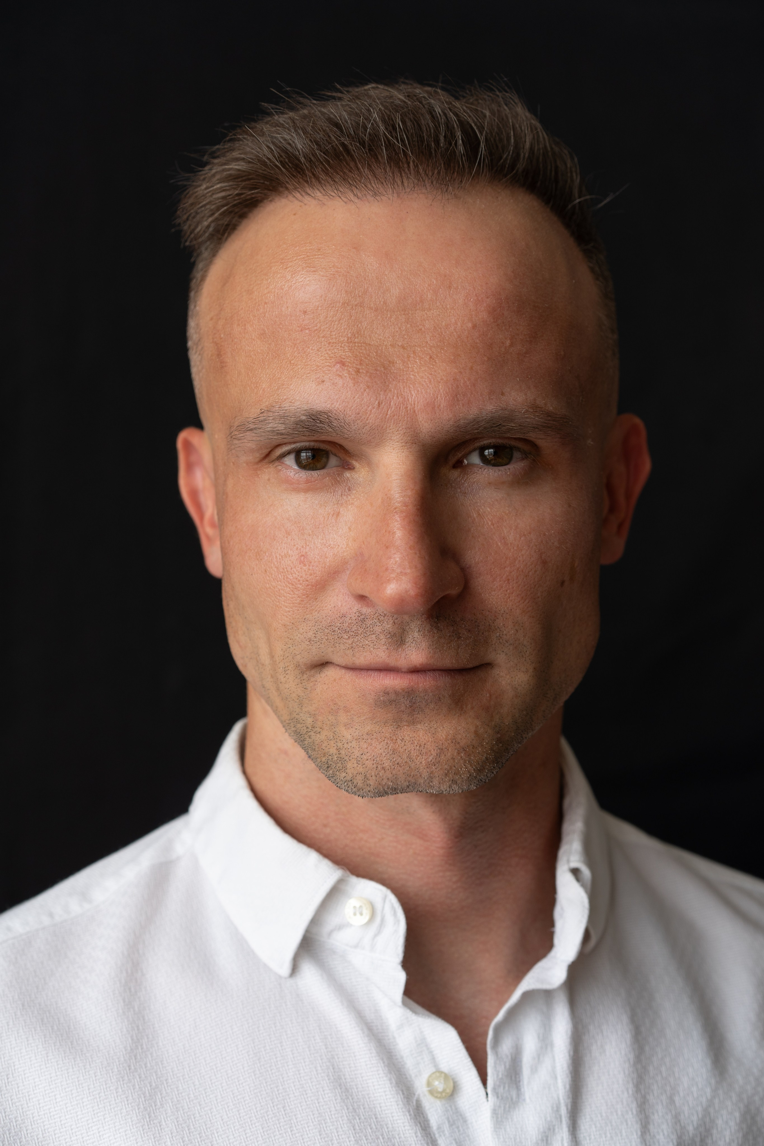 Студийный деловой портрет. Фотограф Елизавета Потешкина