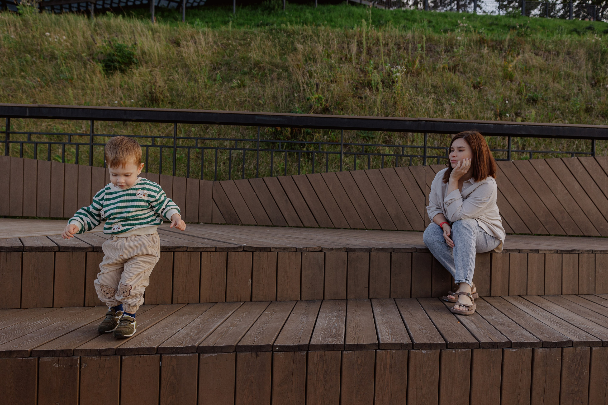 Семейная прогулка на бульваре в Кинешме. Артем Розанов фотограф в Иванове фотограф в Кинешме