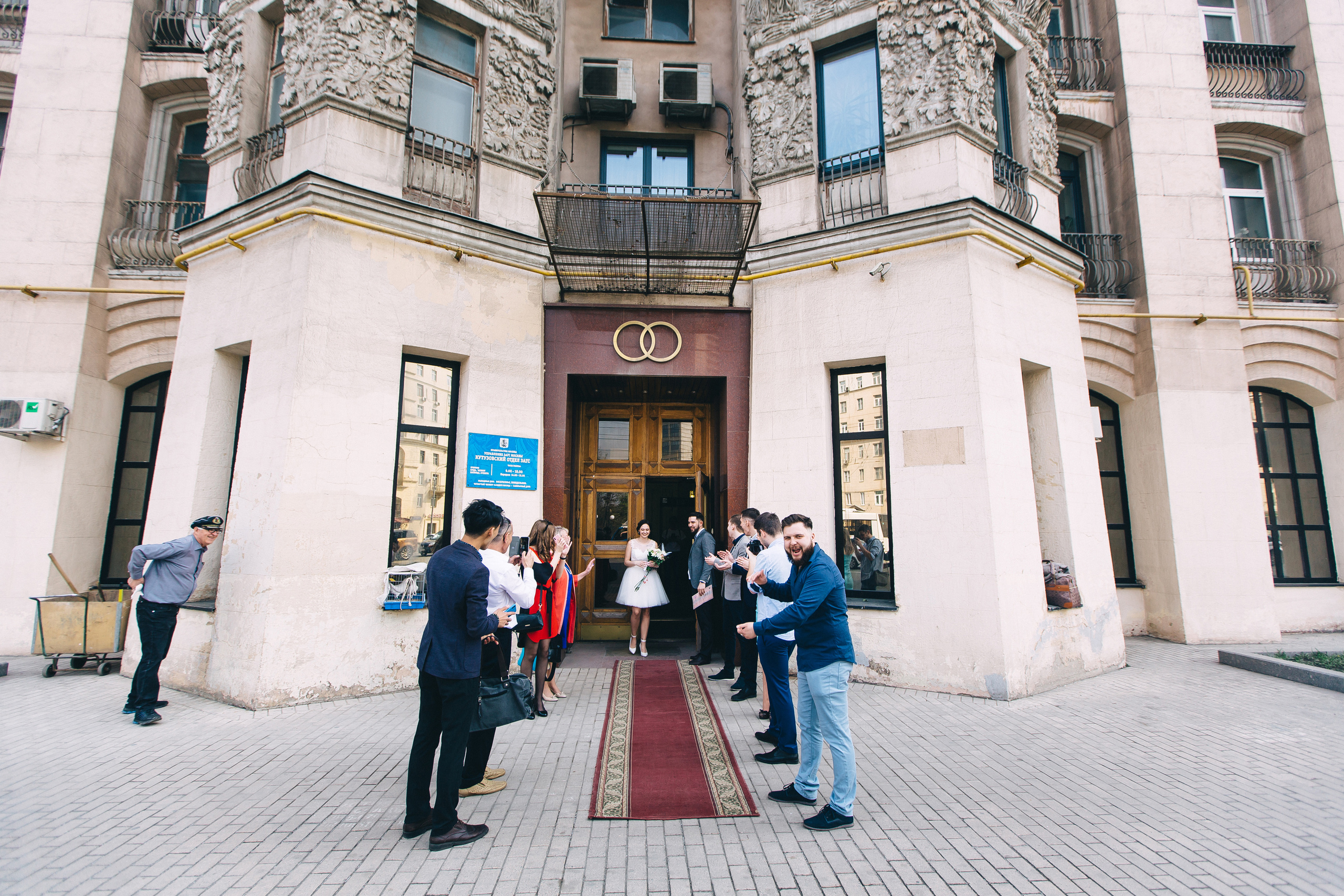 В окруженье друзей, на веселом пиру. Душевный фотограф Ваших самых ярких событий Марина Погребняк