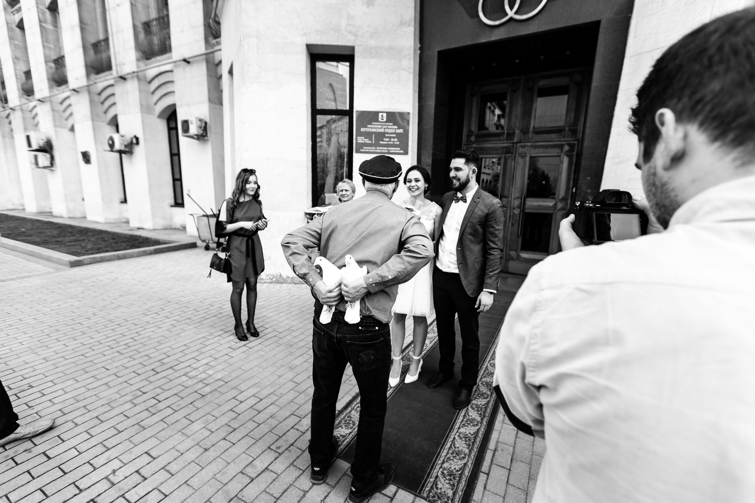 В окруженье друзей, на веселом пиру. Душевный фотограф Ваших самых ярких событий Марина Погребняк