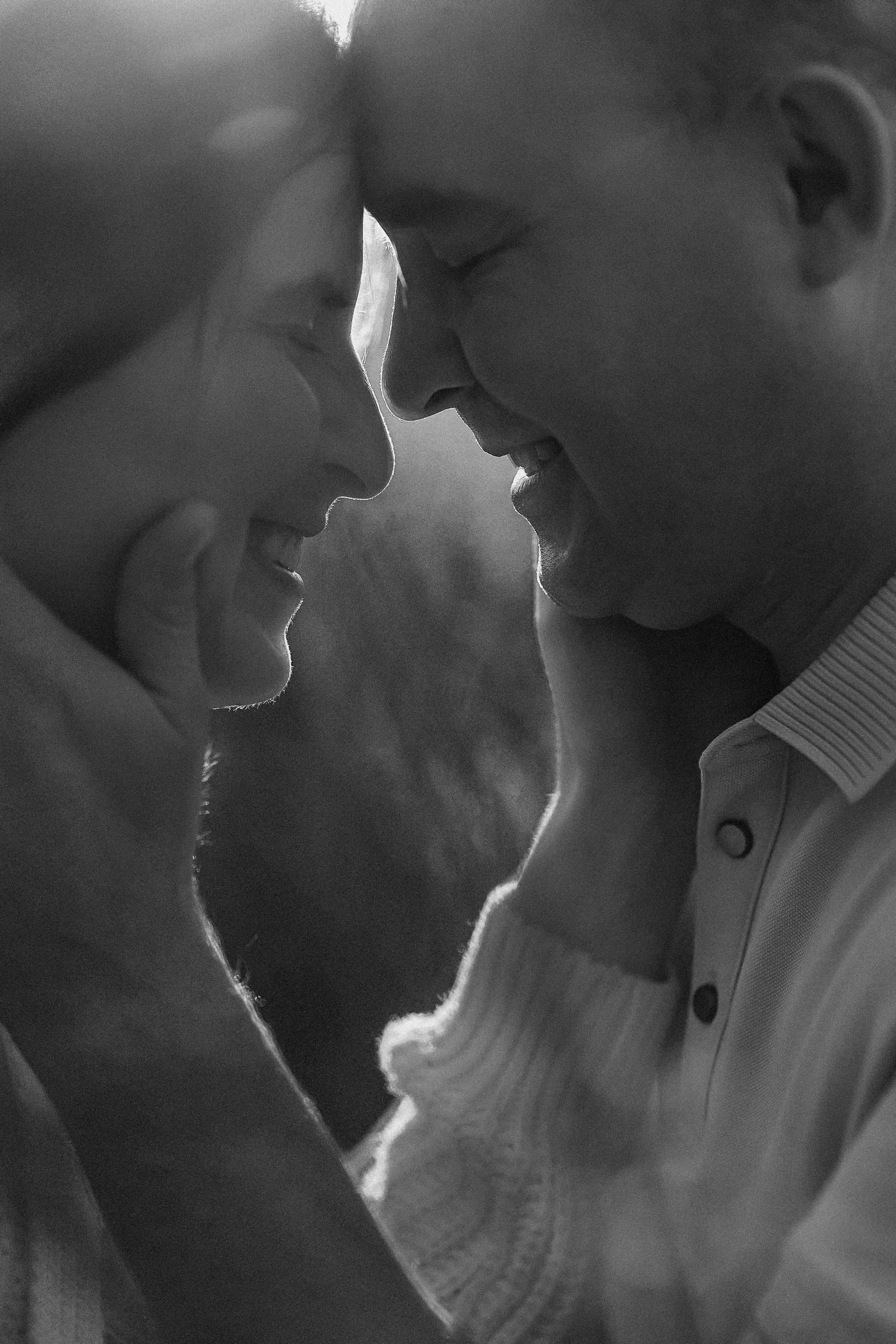 Поле love story на закате. Семейный фотограф Тюмень, фотограф на роды Салмина Мария