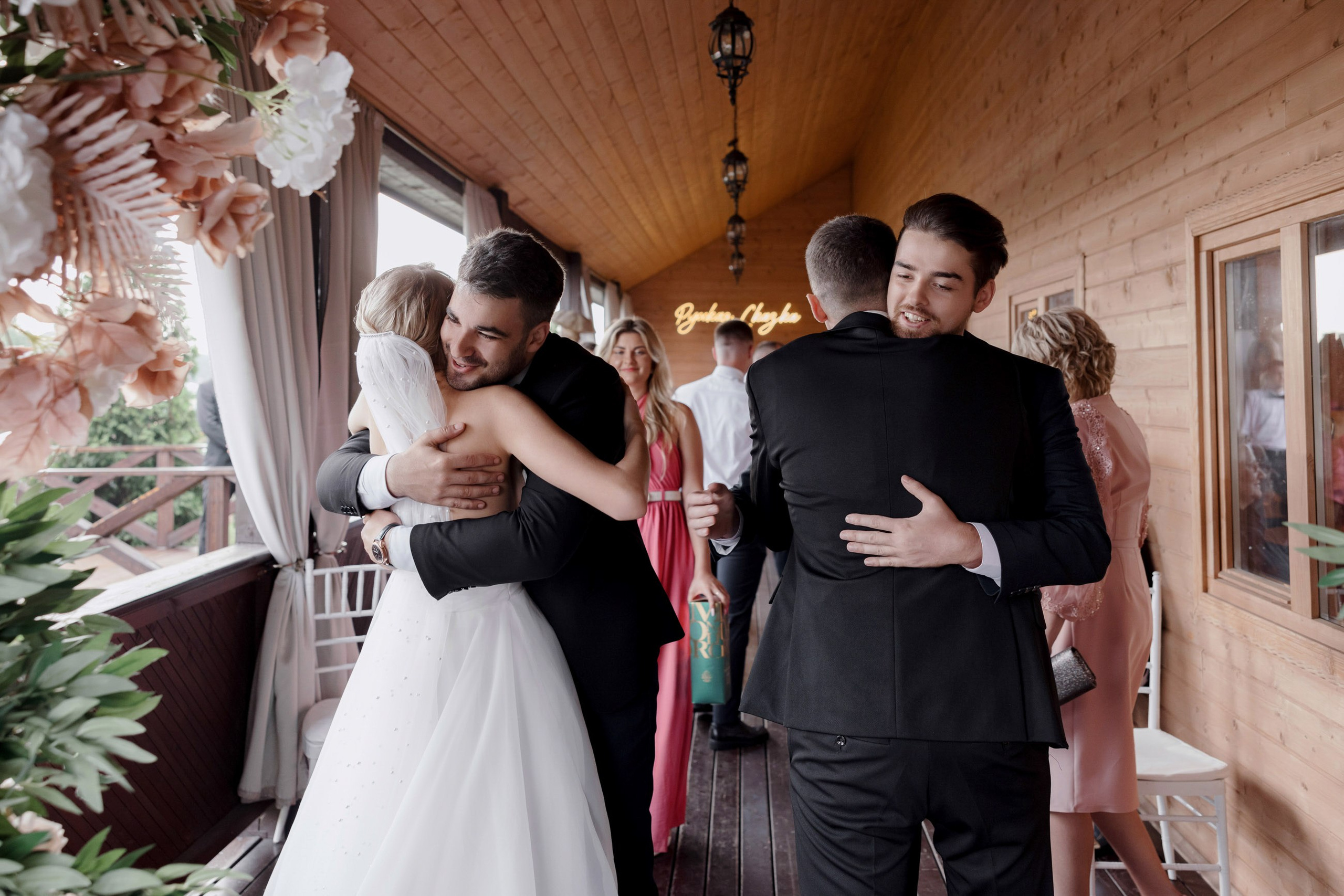 Александр и Валерия. Свадебный фотограф и видеограф Юрий и Эля Дубинины