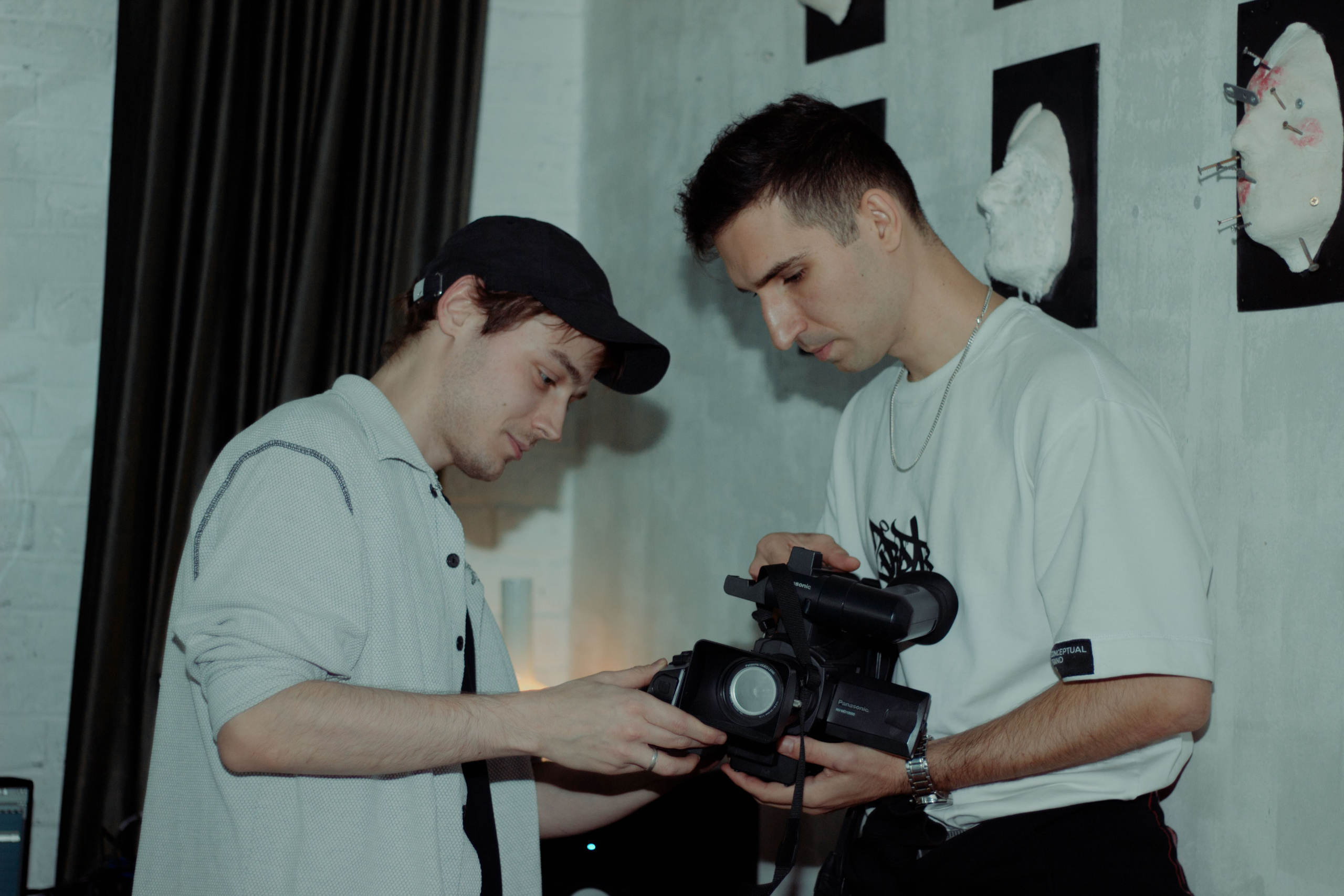 Бильярдная «Крученых» некрореализм. Юля Мурашова портретный и документальный фотограф