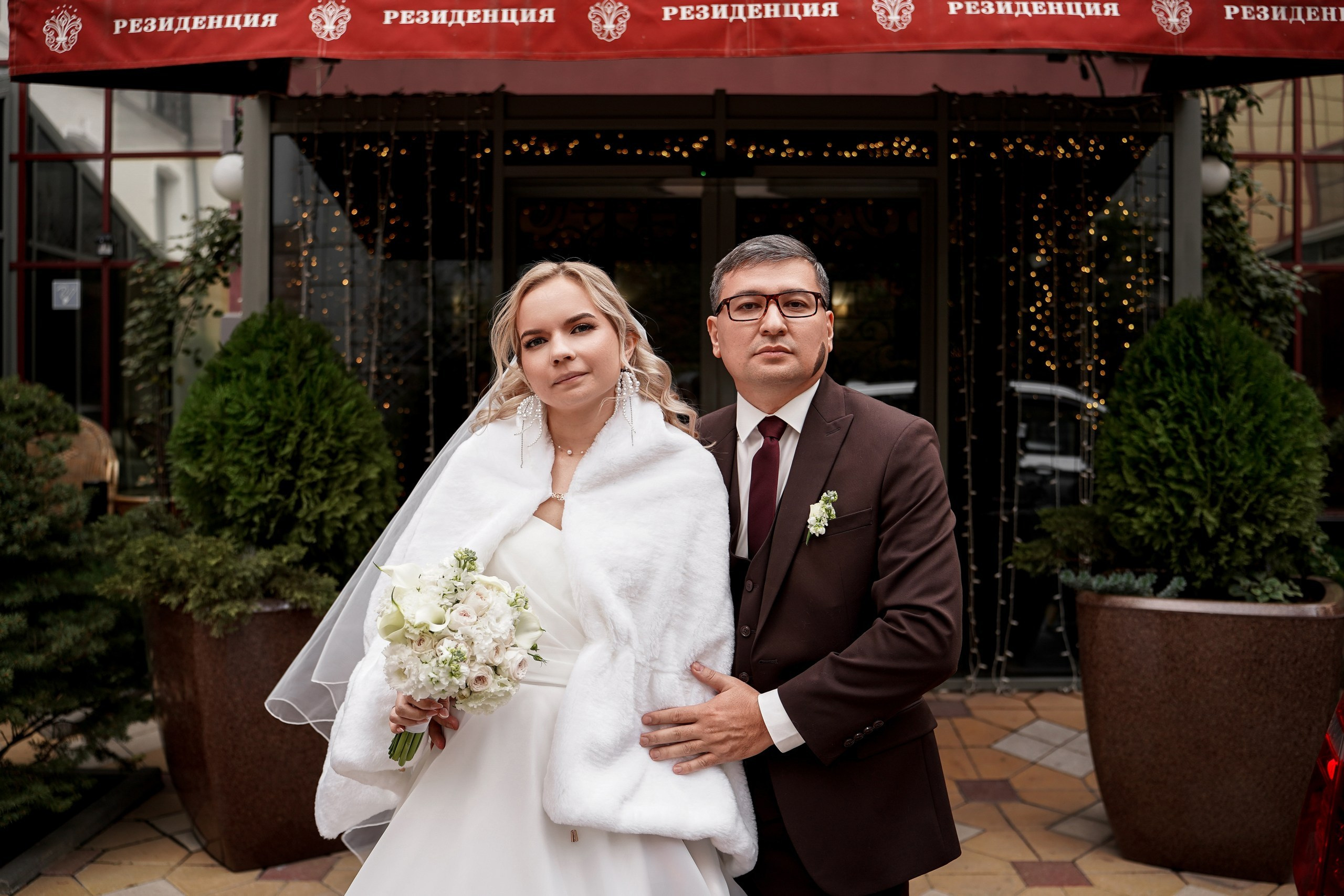 Свадебная фотосессия «4 часа». Отель Резиденция в Ростове-на-Дону. Кадры молодоженов на природе. Фотосессия банкета 1 час. Свадебный фотограф в Ростове-на-Дону. Таинство Крещения и Венчания, семейные фотосессии. Алёна Чёботова