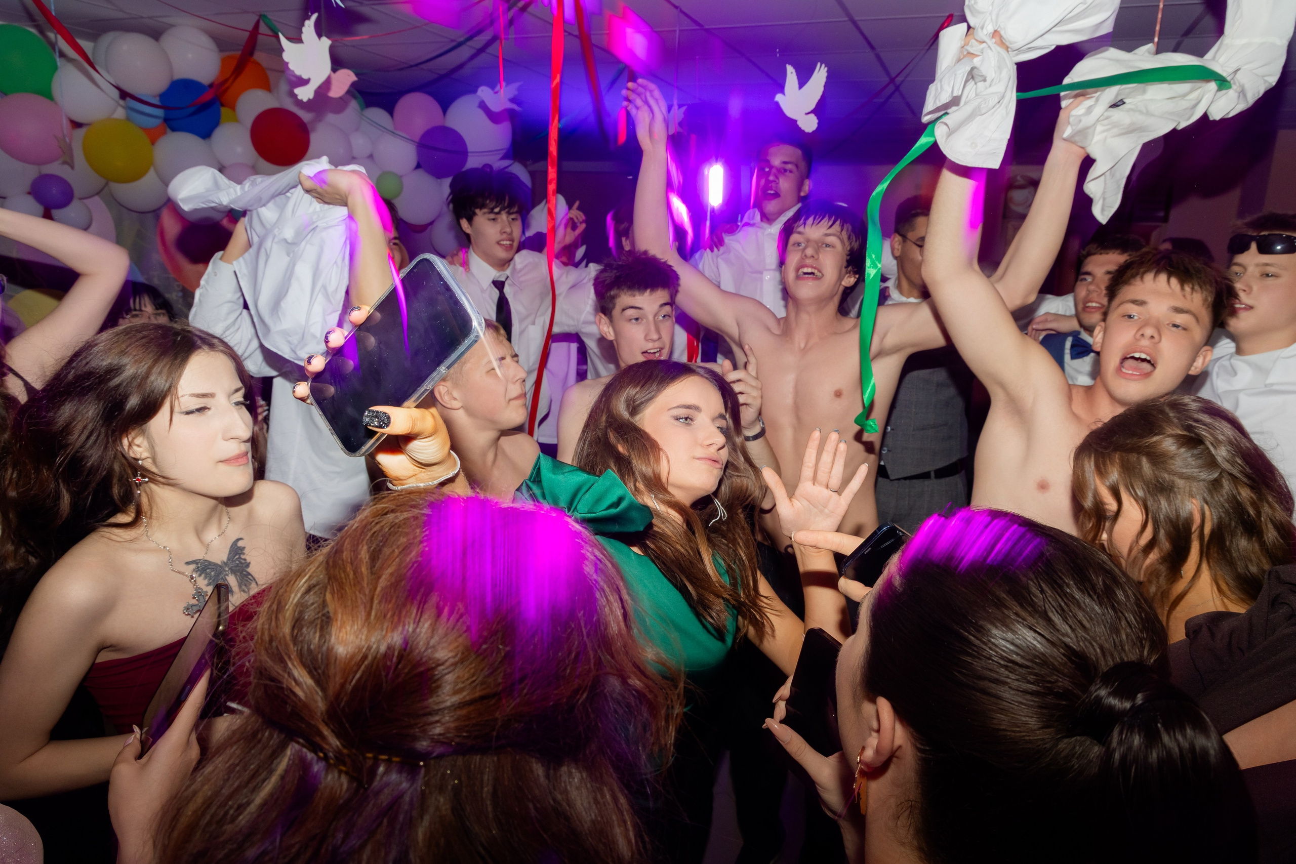 Школьный выпускной 2025 год в Минске, Беларуси. Свадебный фотограф в Минске/Беларуси Сергей Спиридонов