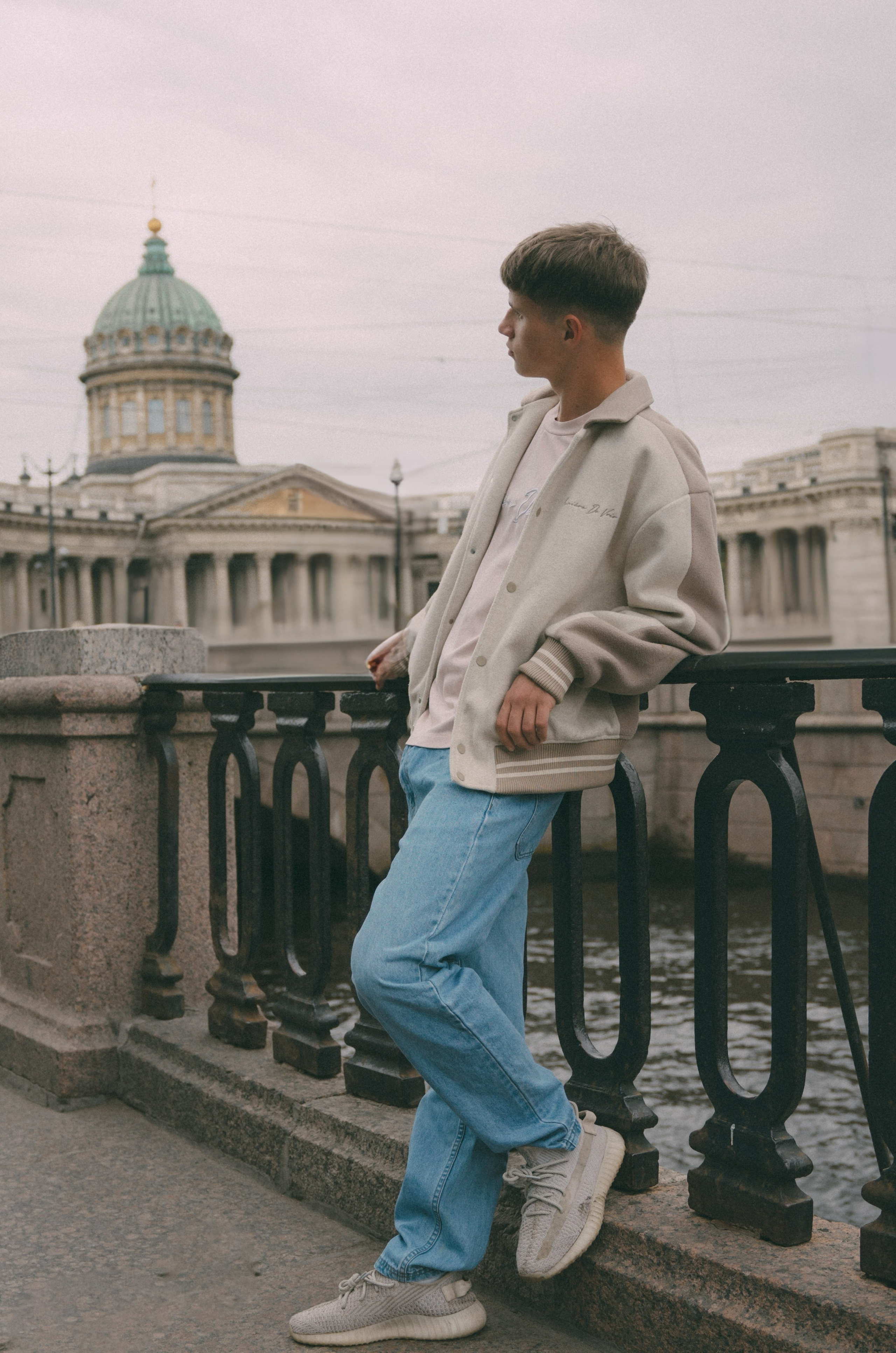 Прогулочная мужская фотосессия в Санкт-Петербурге. Фотограф в Санкт-Петербурге Федосова Елизавета