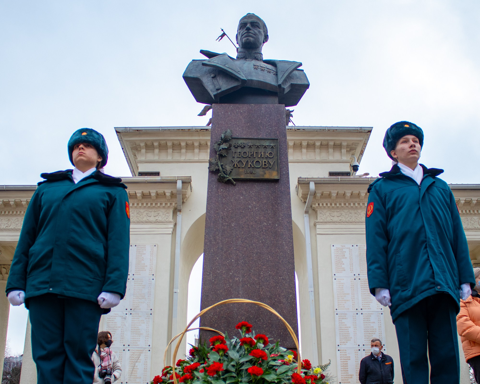 День Героев Отечества. Репортажный, промышленный и маркетплейс-фотограф Дмитрий Чернат