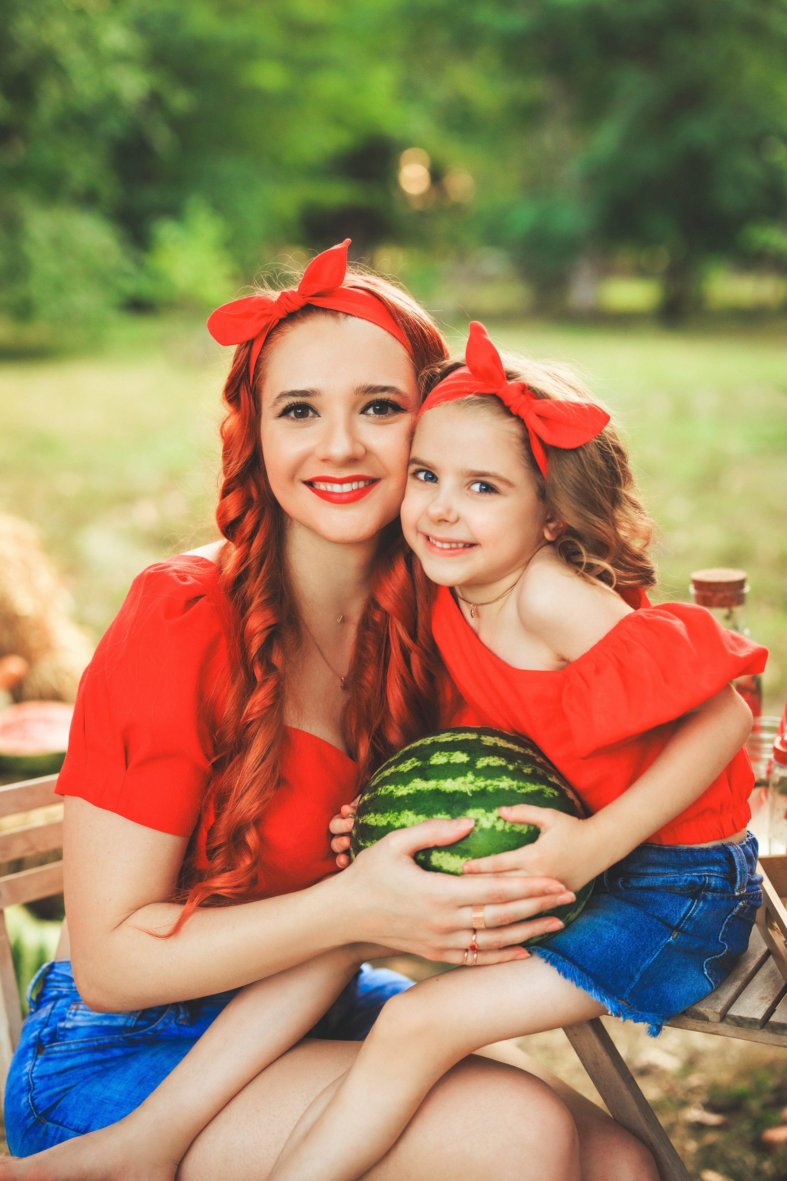 Летняя фотосессия с арбузами и ретро автомобилем. Семейный и детский фотограф в Краснодаре Анна Трашкова