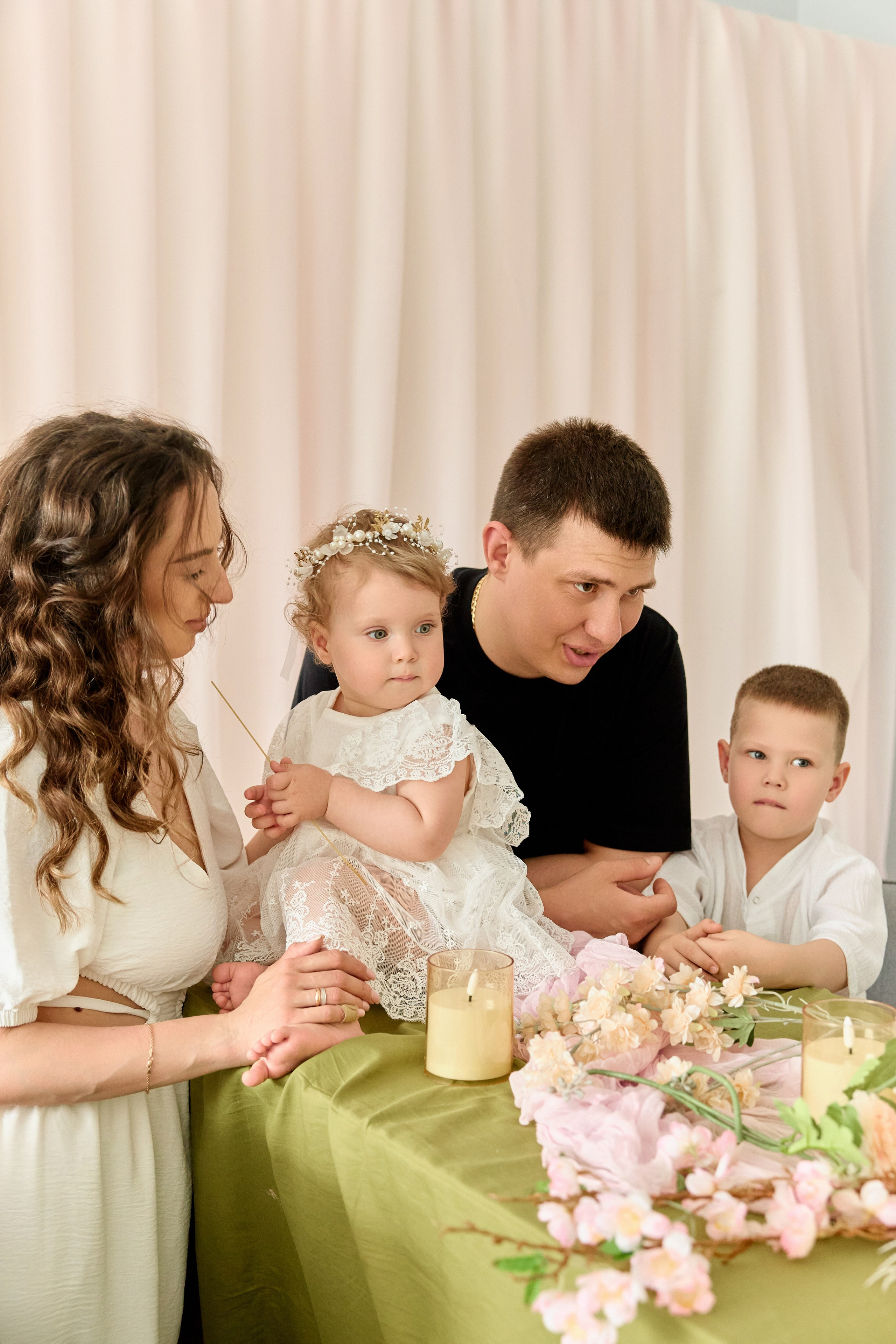 Евочка и родители 1 годик. Kharchenkotatianaweddingphoto