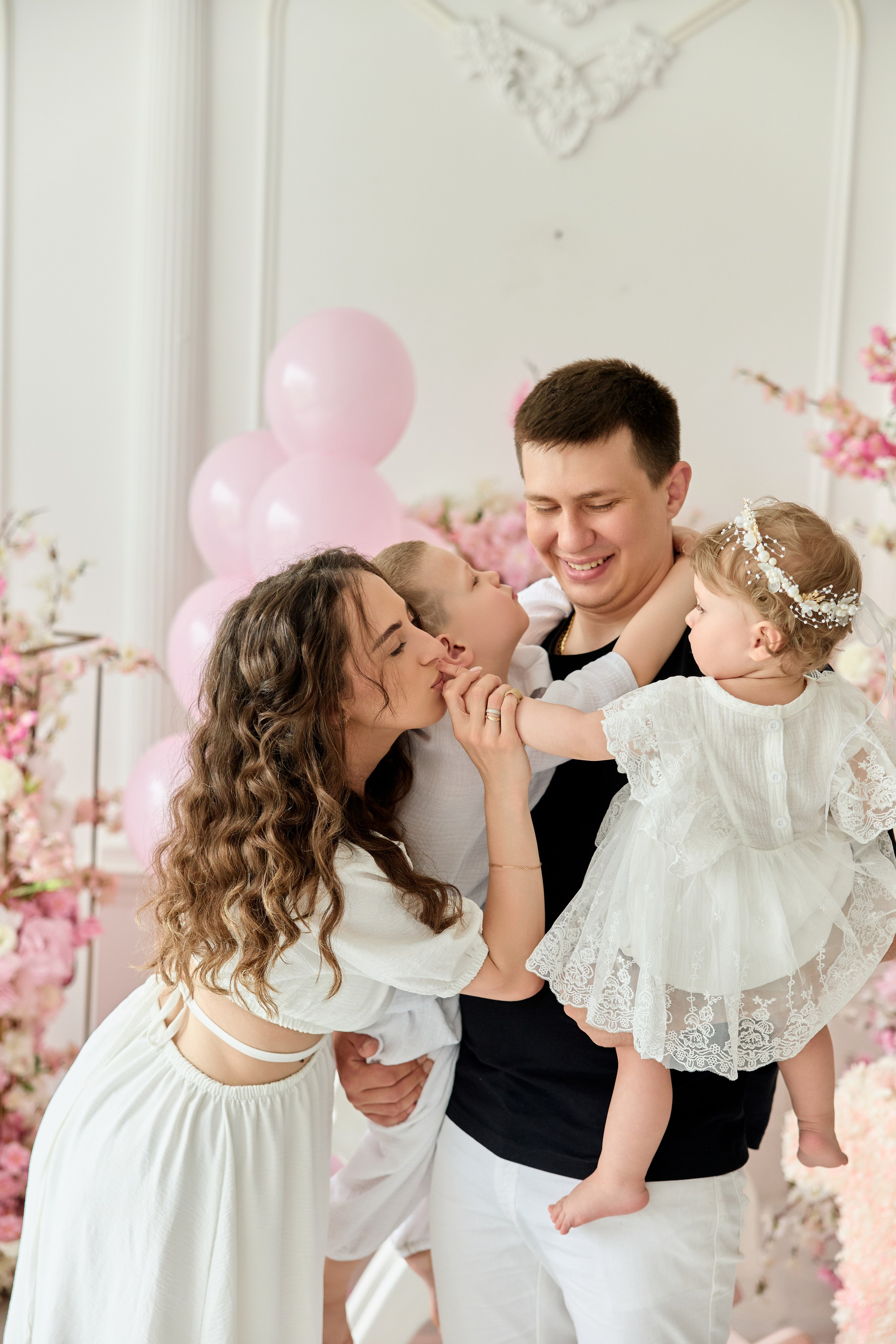 Евочка и родители 1 годик. Kharchenkotatianaweddingphoto