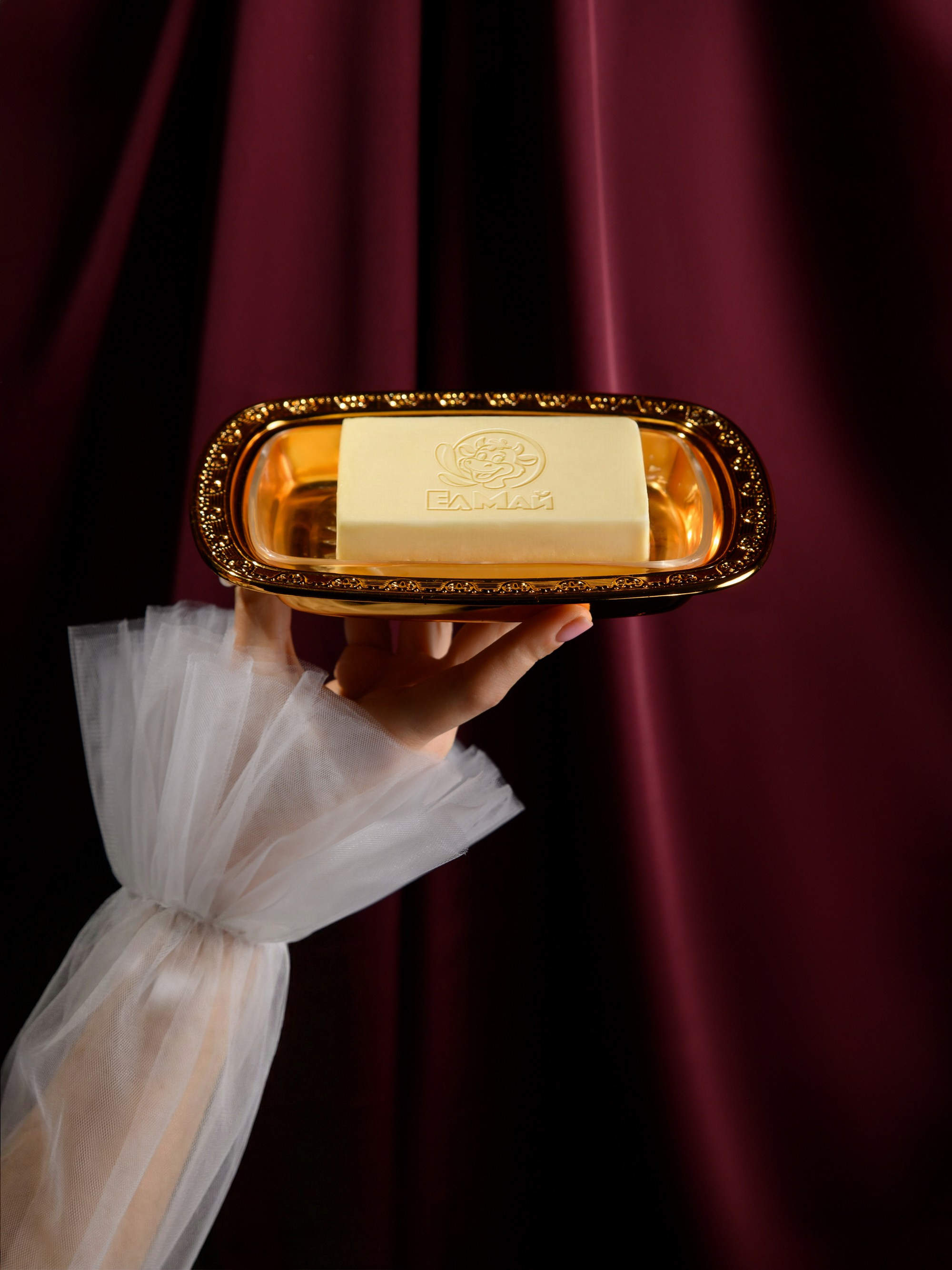 Елмай. Каустика — предметная фотостудия для брендов