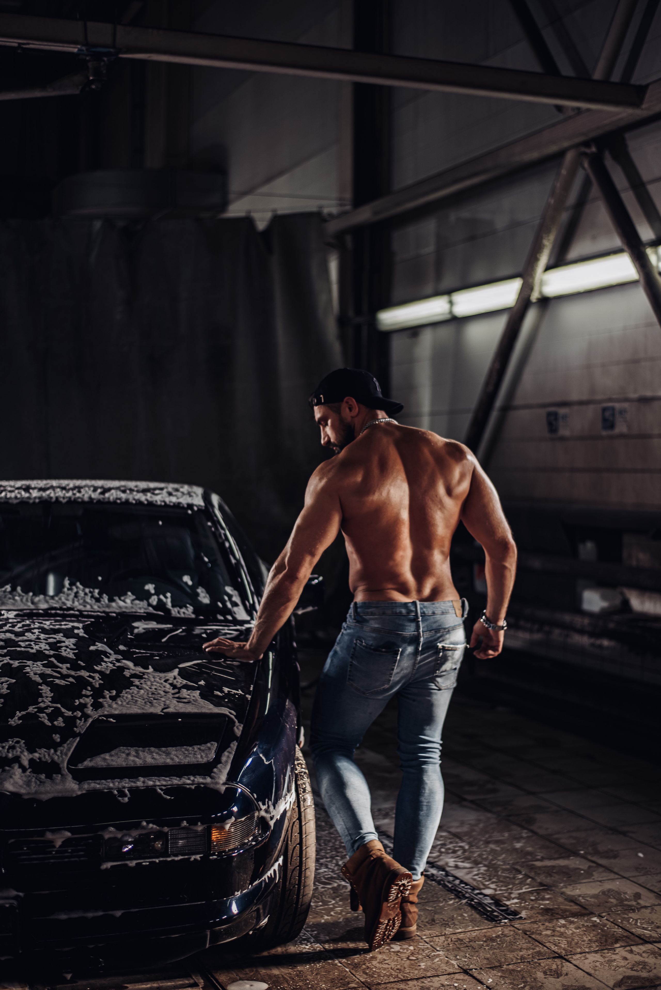 Виталий в автосервисе. Детский и семейный фотограф выпускной альбом Приморско-Ахтарск