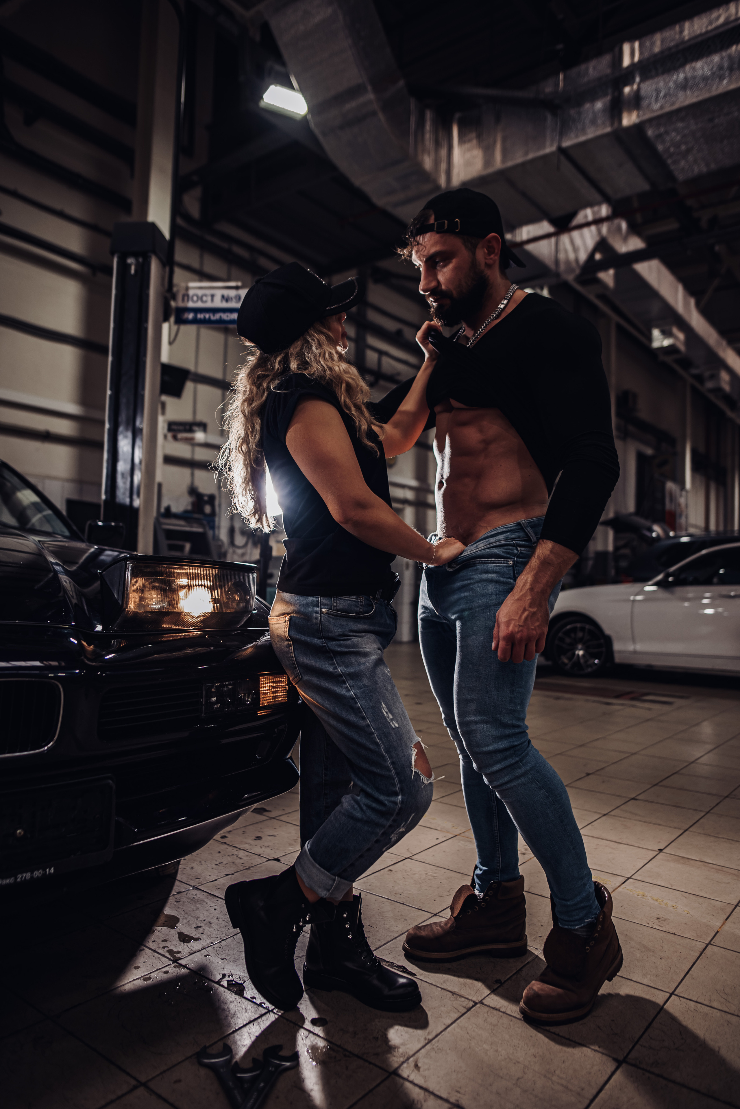 Виталий в автосервисе. Детский и семейный фотограф выпускной альбом Приморско-Ахтарск