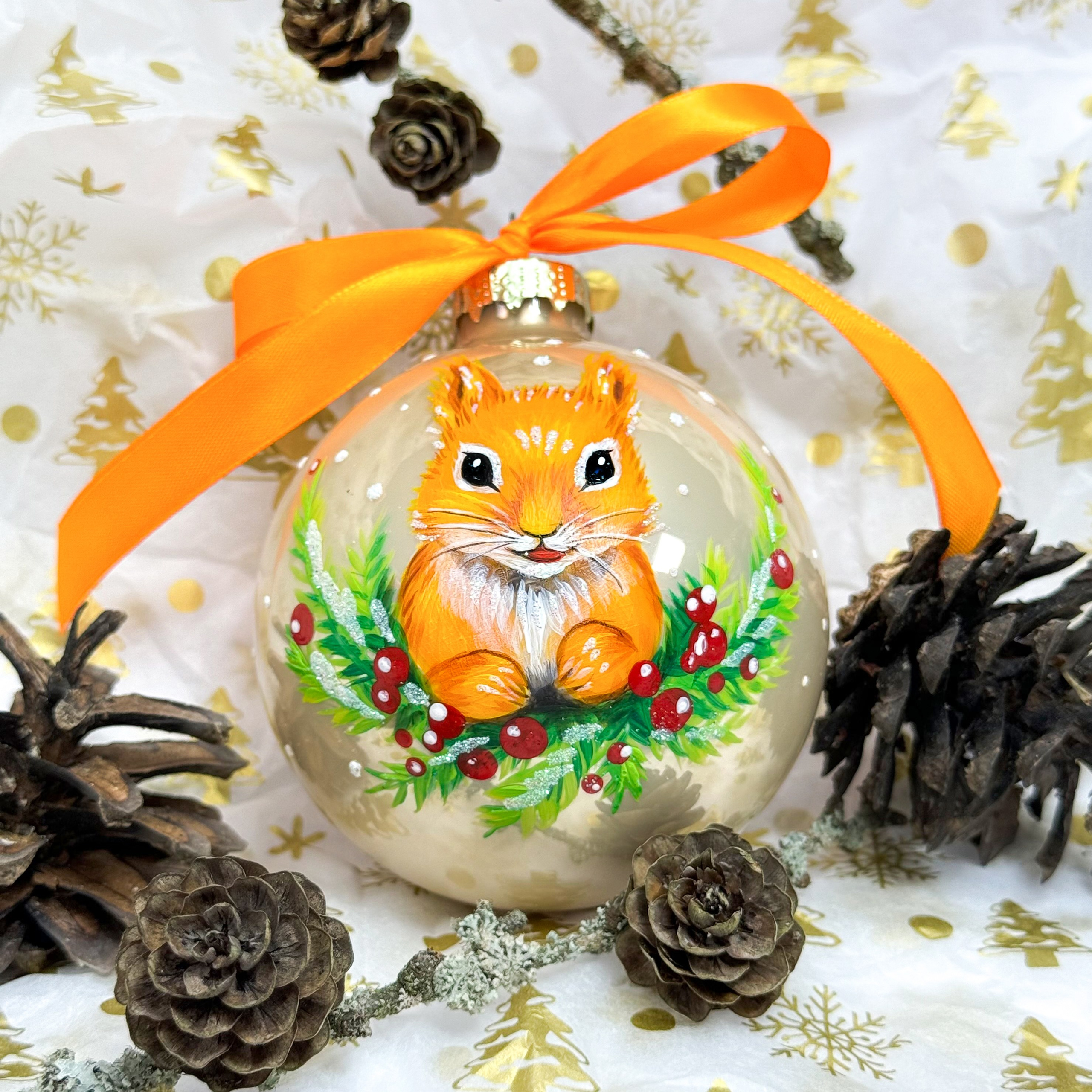 Художественная ручная роспись елочных шаров, корпоративные подарки и восковые аромасвечи
